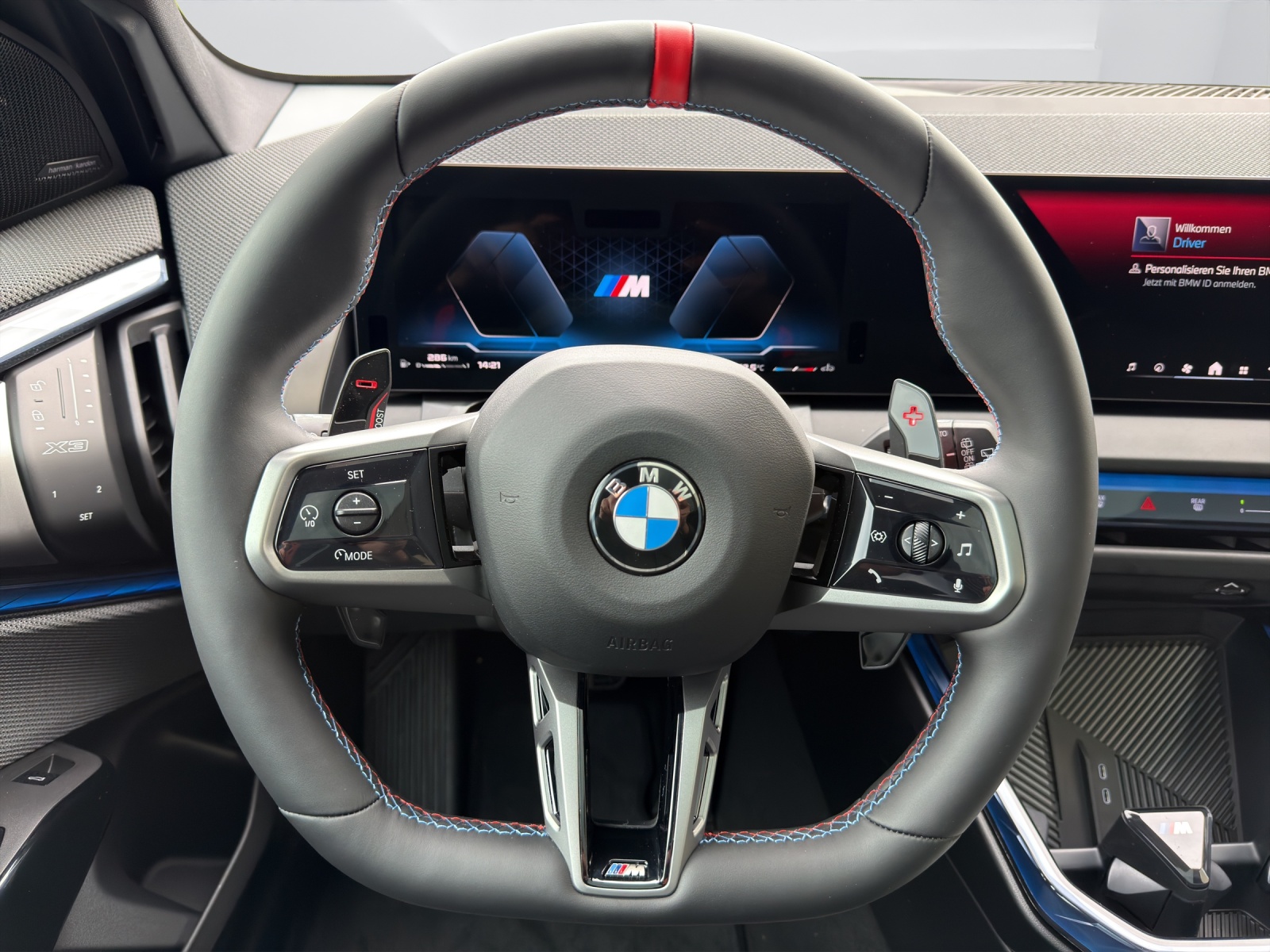 BMW X3 M50i-image-16