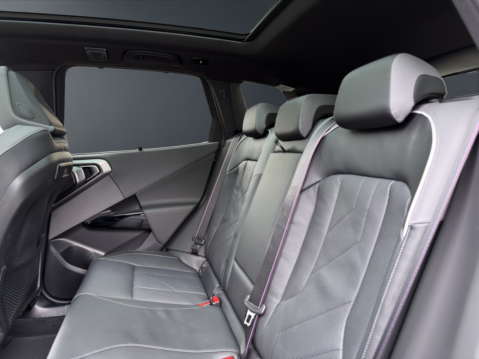 BMW X3 M50i-image-11