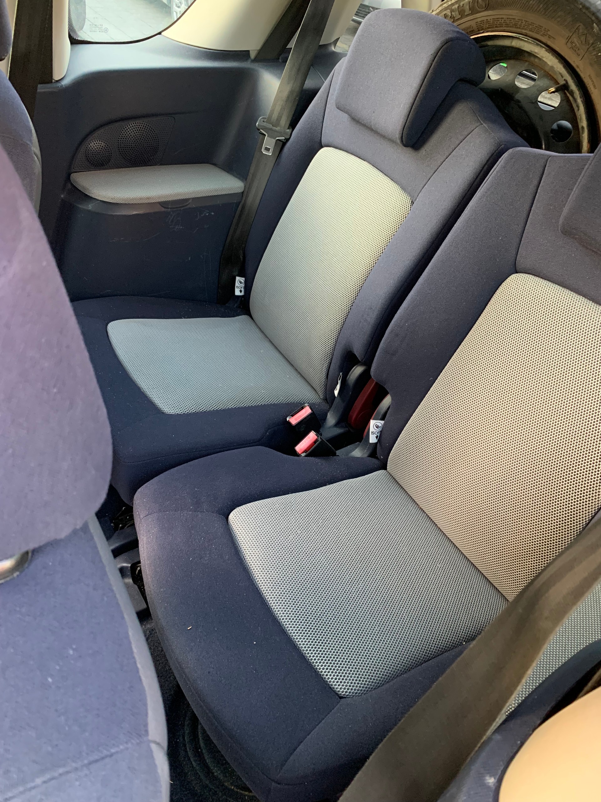 PEUGEOT 1007 1.4 HDI Trendy-image-6