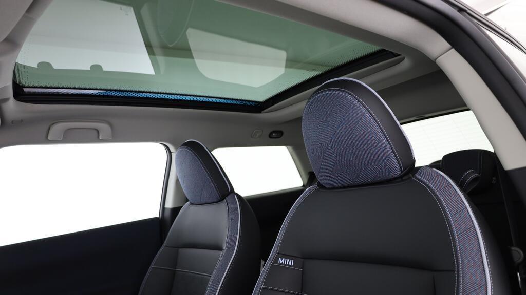 MINI Cooper SE-image-17