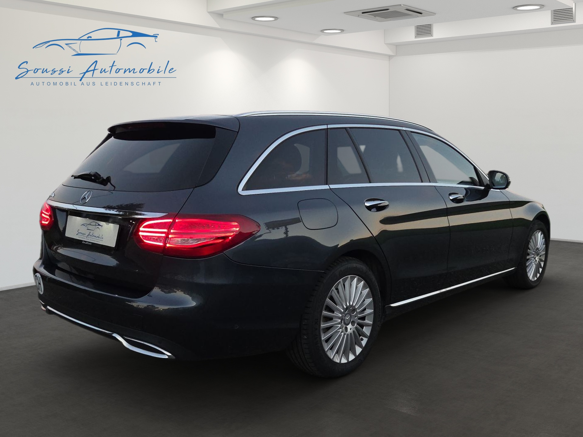 MERCEDES-BENZ C 300 BlueTEC Hybrid Exclusive 7G-Tronic-image-2
