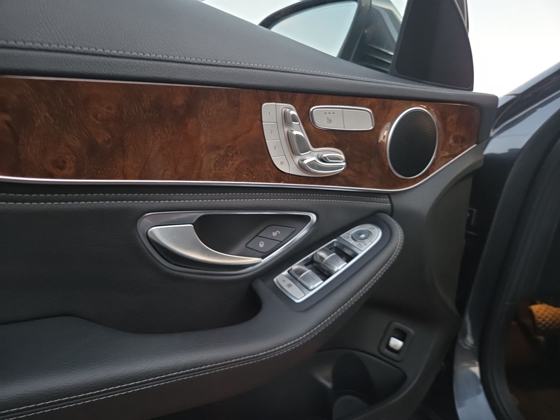 MERCEDES-BENZ C 300 BlueTEC Hybrid Exclusive 7G-Tronic-image-11