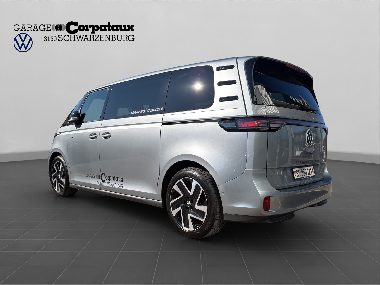 VW ID.Buzz LWB GTX 4 Motion-image-3