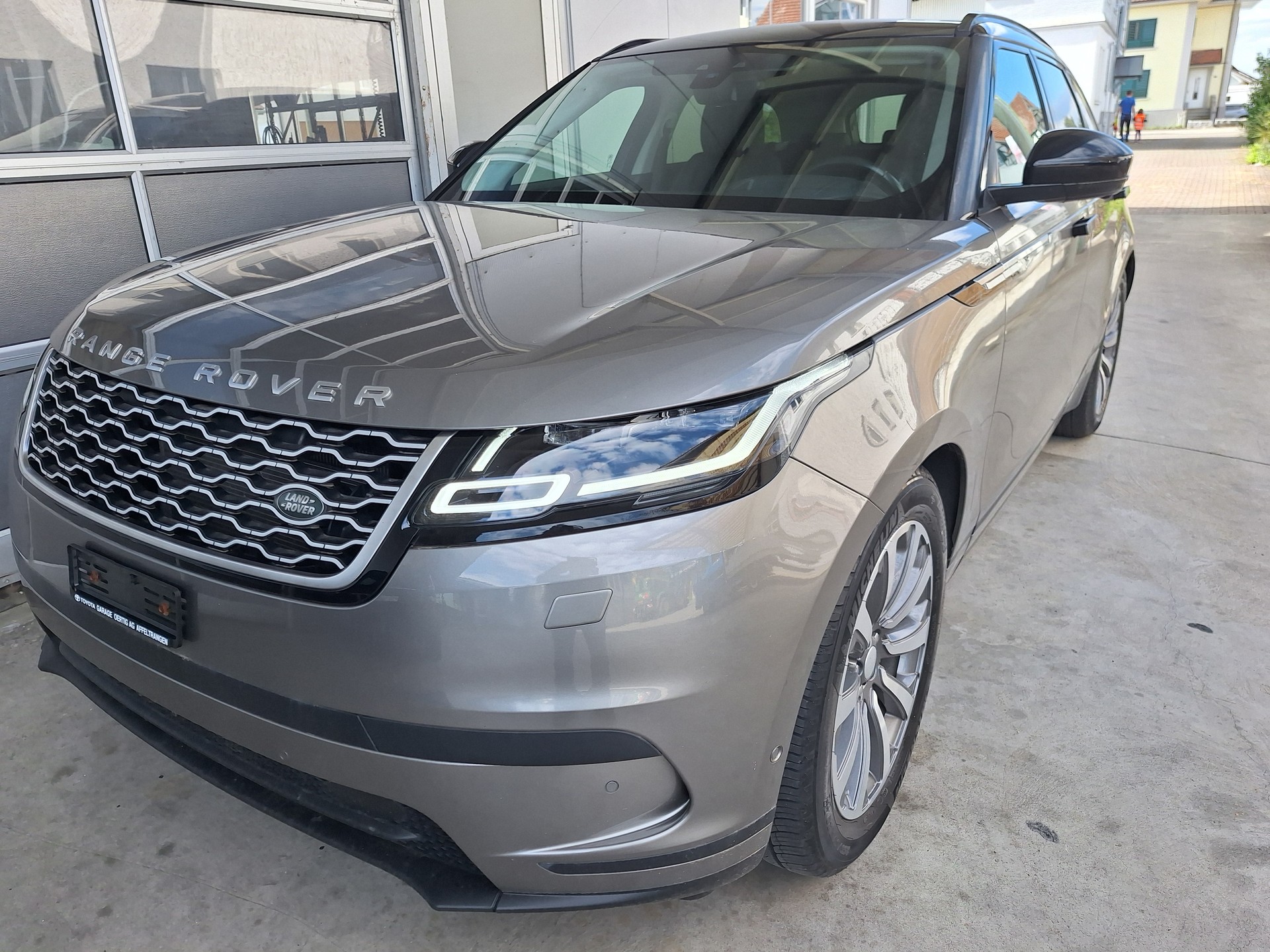 LAND ROVER Range Rover Velar R-Dynamic D 300 SE Automatic-image-4