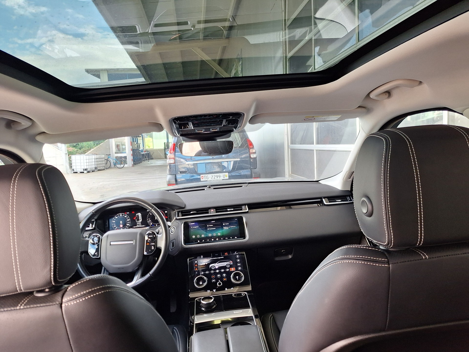 LAND ROVER Range Rover Velar R-Dynamic D 300 SE Automatic-image-7