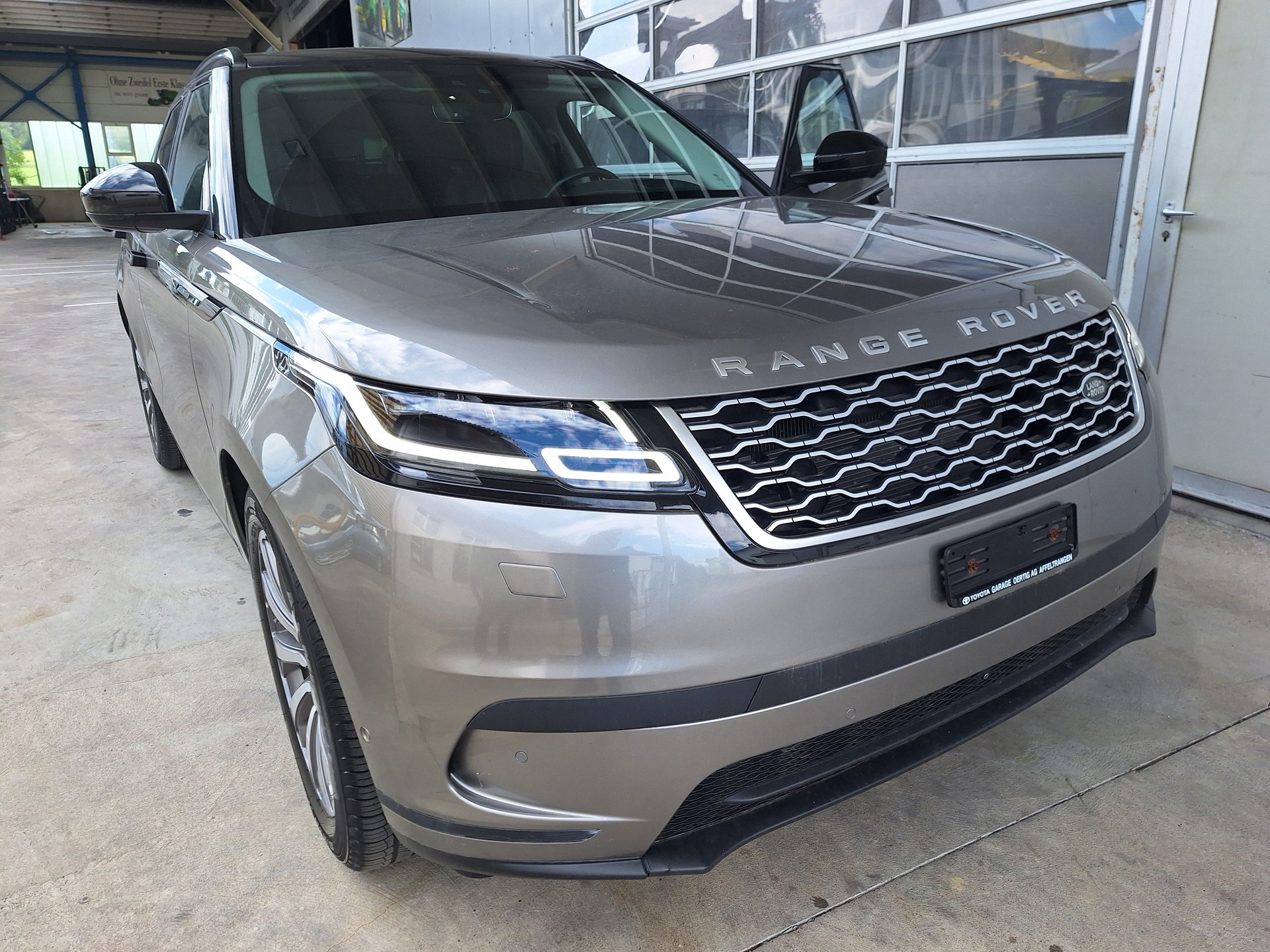 LAND ROVER Range Rover Velar R-Dynamic D 300 SE Automatic-image-0