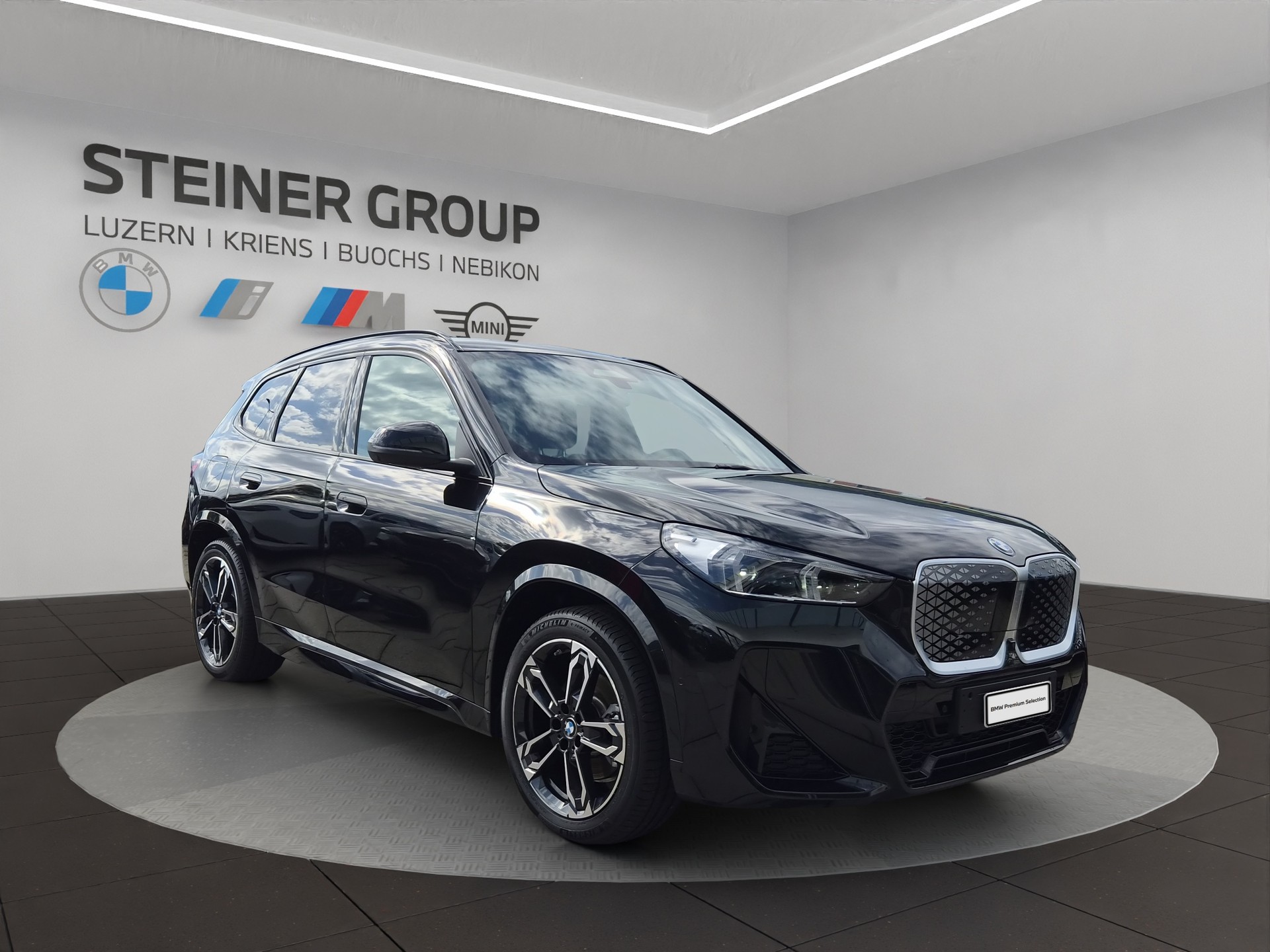 BMW iX1 xDrive 30 Edition M Sport-image-2