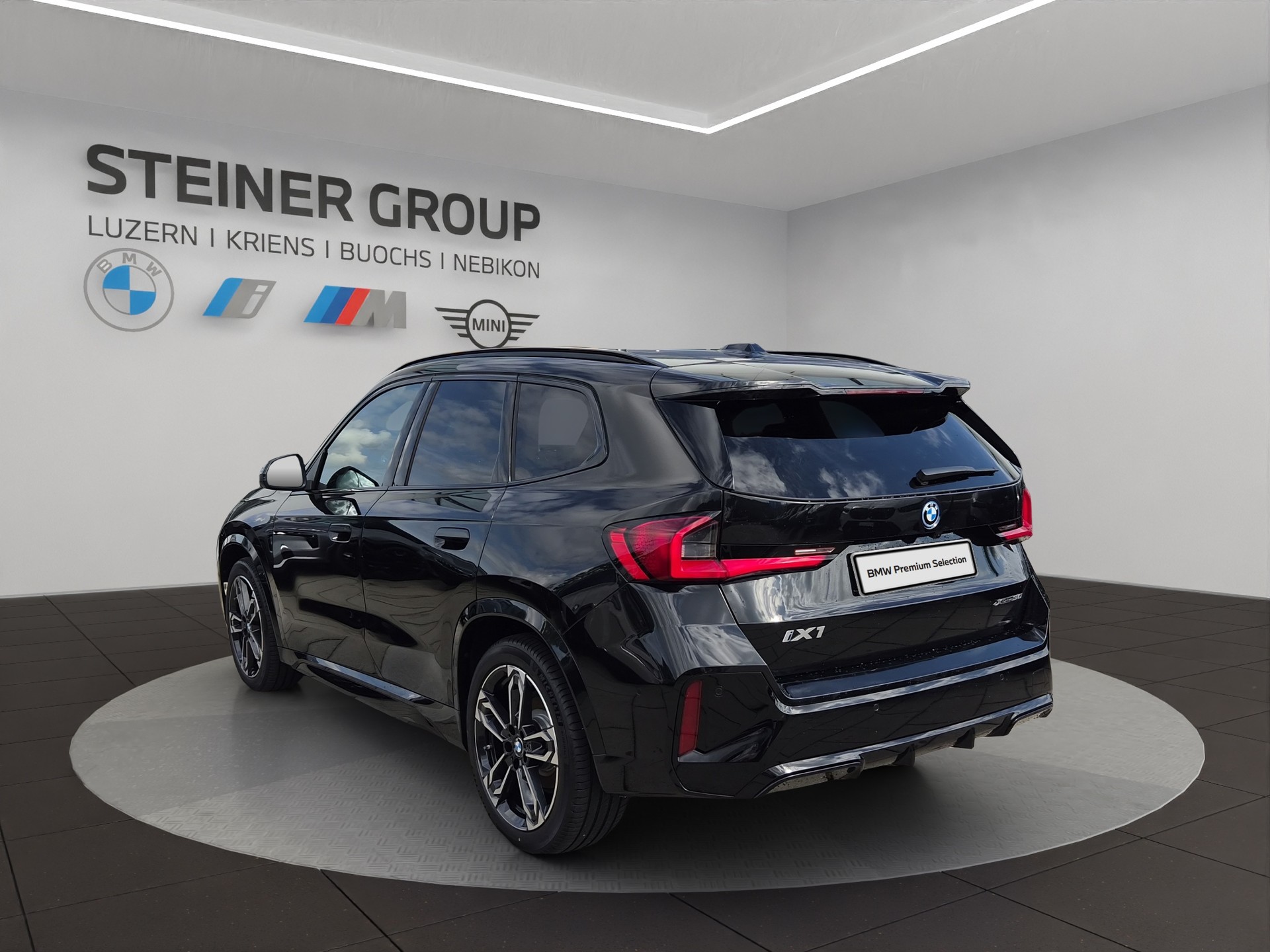 BMW iX1 xDrive 30 Edition M Sport-image-6