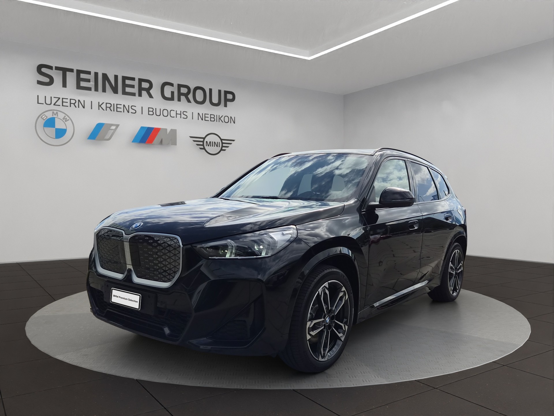 BMW iX1 xDrive 30 Edition M Sport-image-0