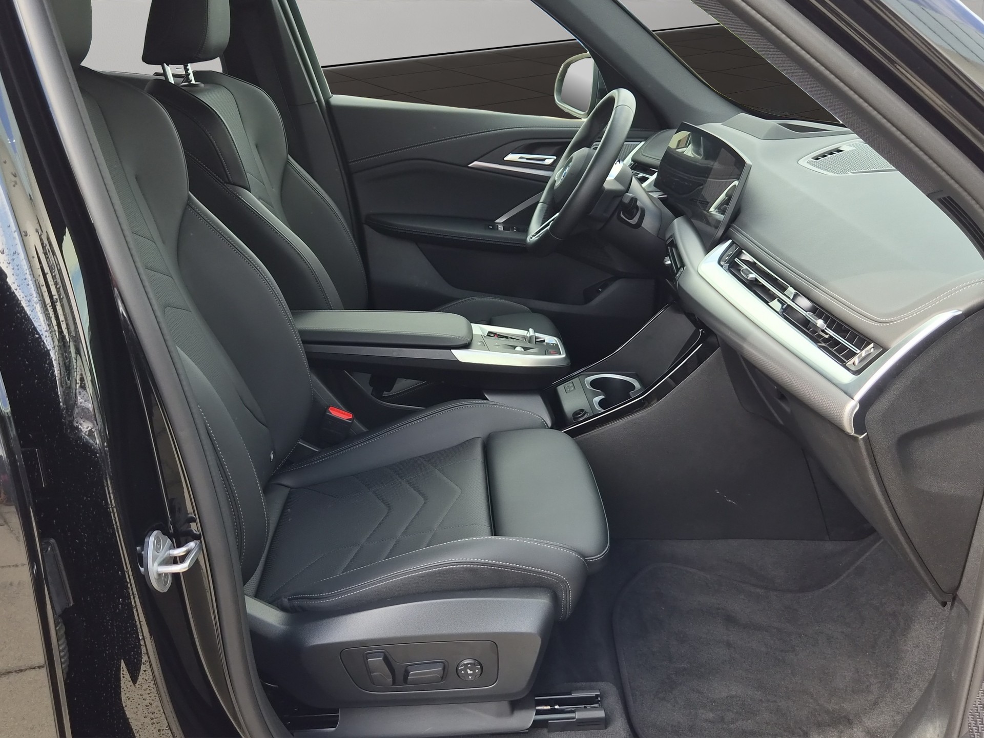 BMW iX1 xDrive 30 Edition M Sport-image-20