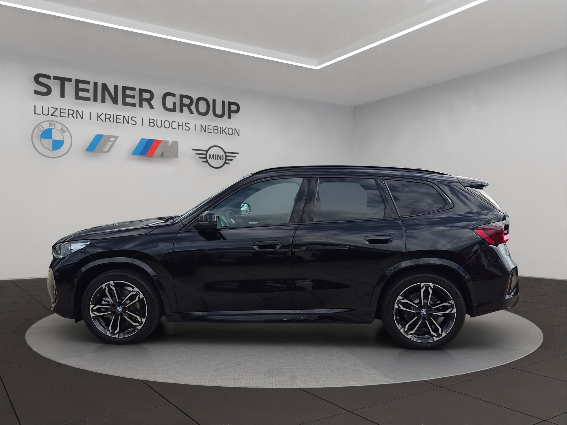 BMW iX1 xDrive 30 Edition M Sport-image-7