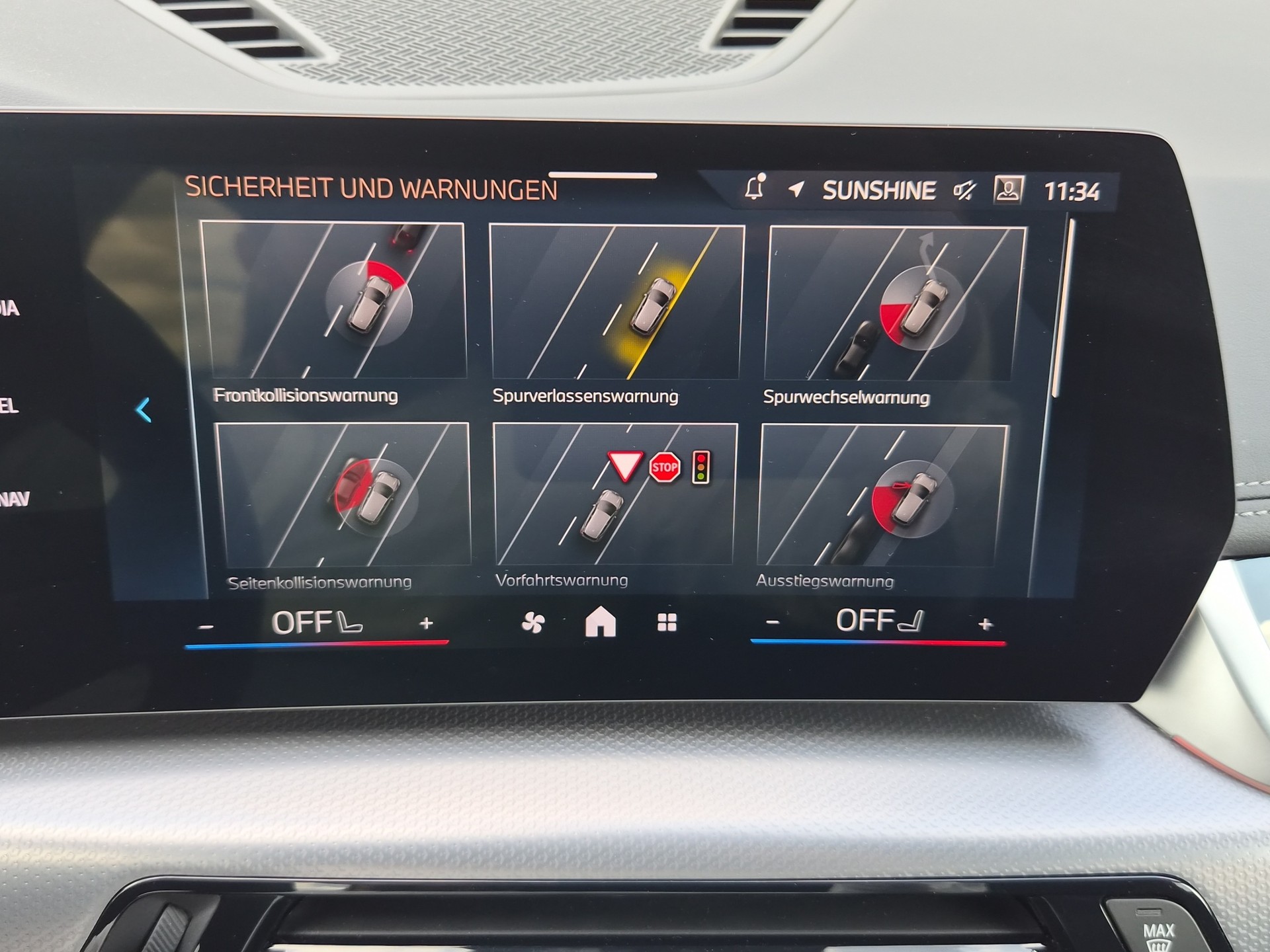 BMW iX1 xDrive 30 Edition M Sport-image-23