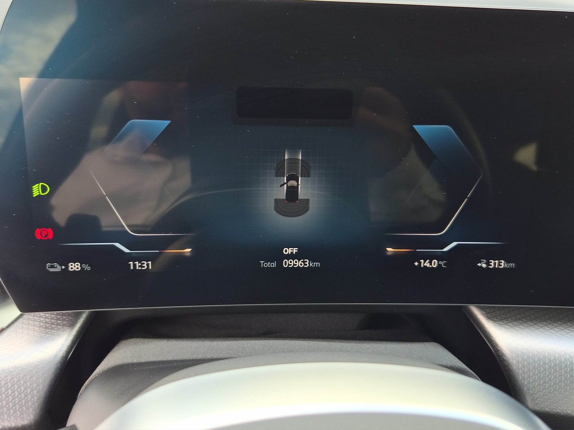 BMW iX1 xDrive 30 Edition M Sport-image-14
