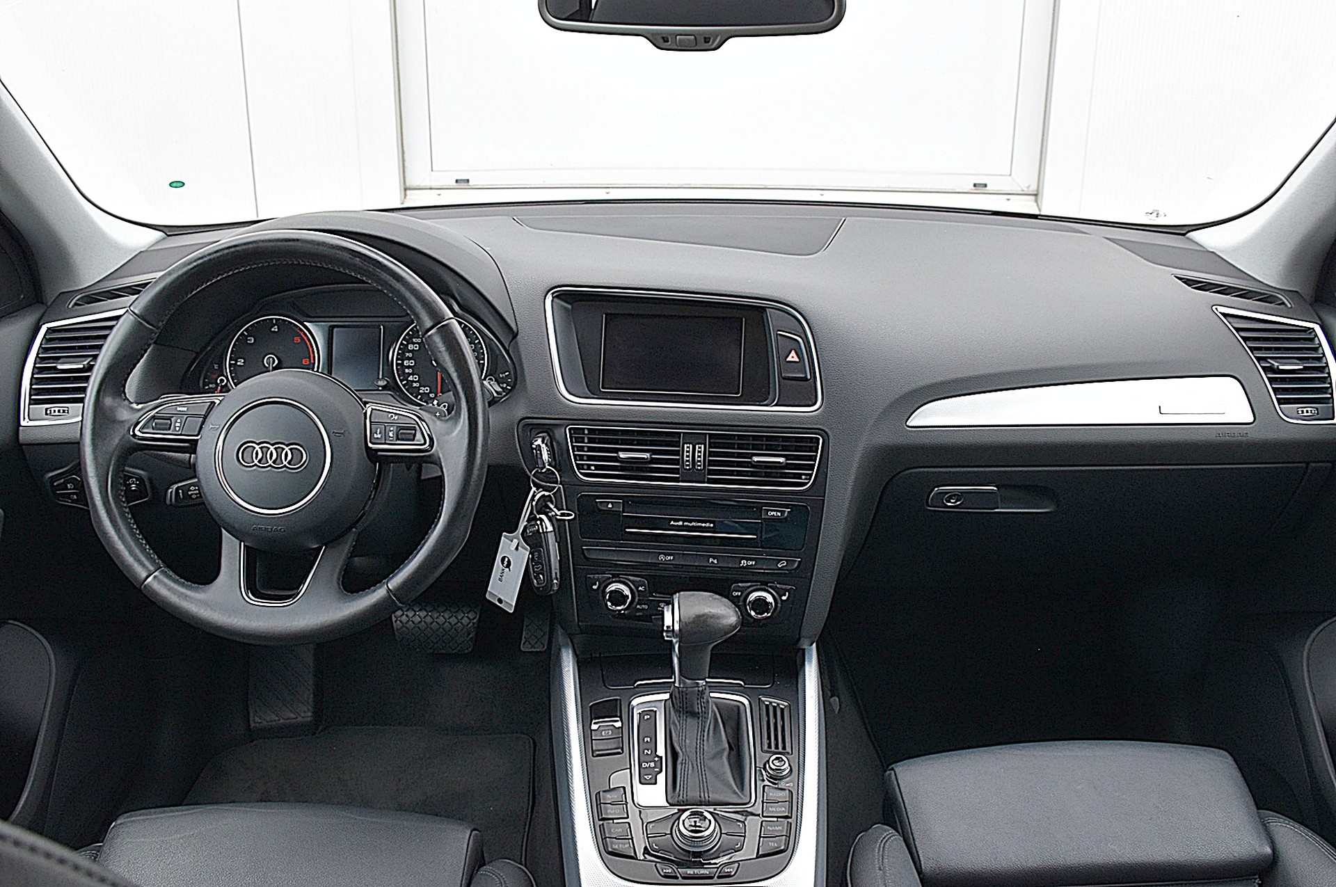 AUDI Q5 2.0 TDI quattro S-tronic-image-7