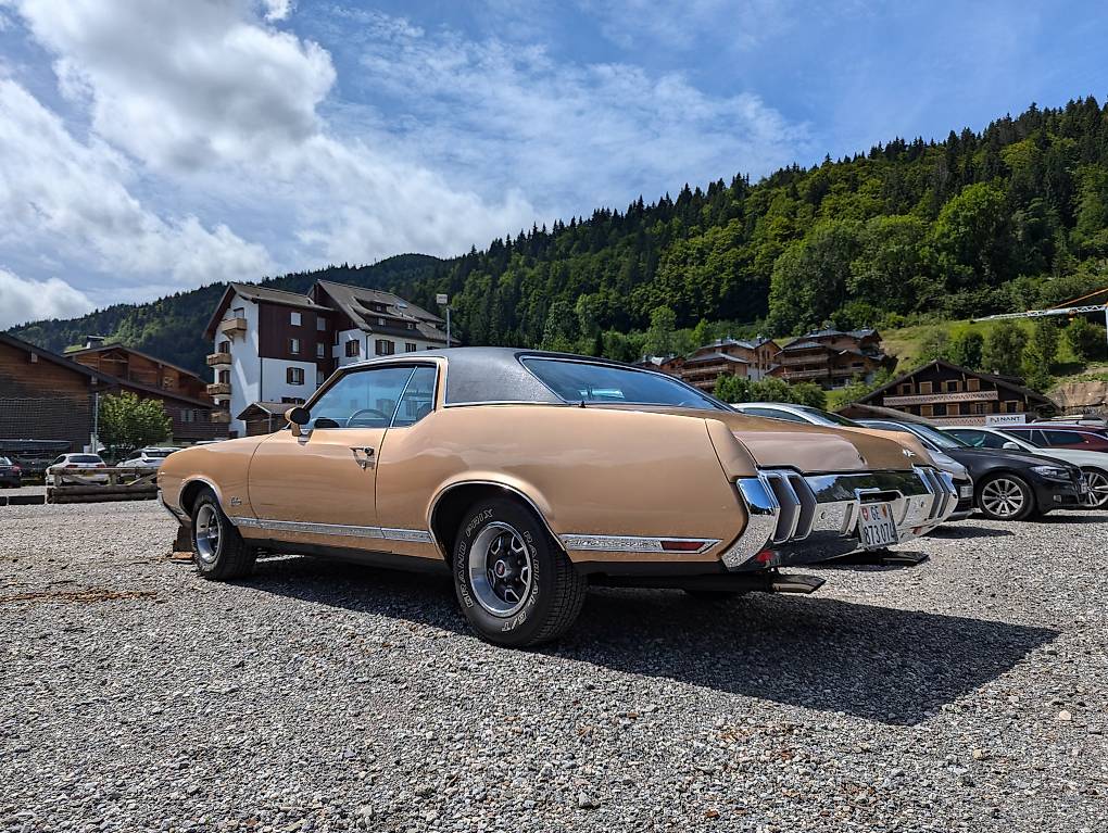 OLDSMOBILE CUTLASS-image-2