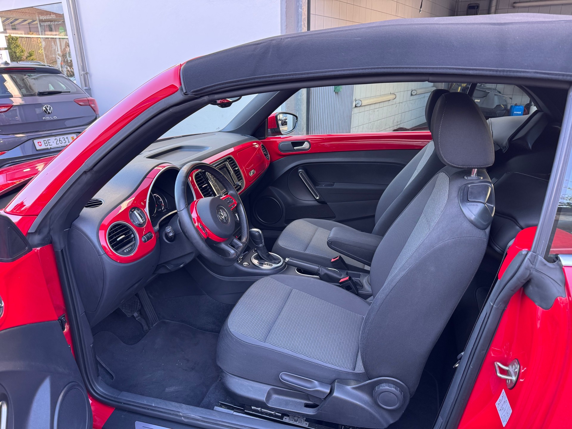 VW Beetle Cabrio 1.2 TSI BMT Design DSG-image-24