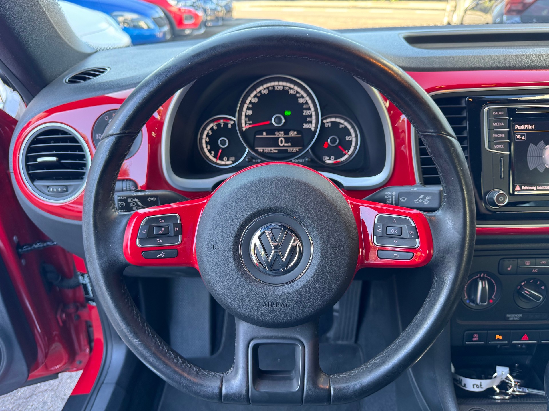 VW Beetle Cabrio 1.2 TSI BMT Design DSG-image-22