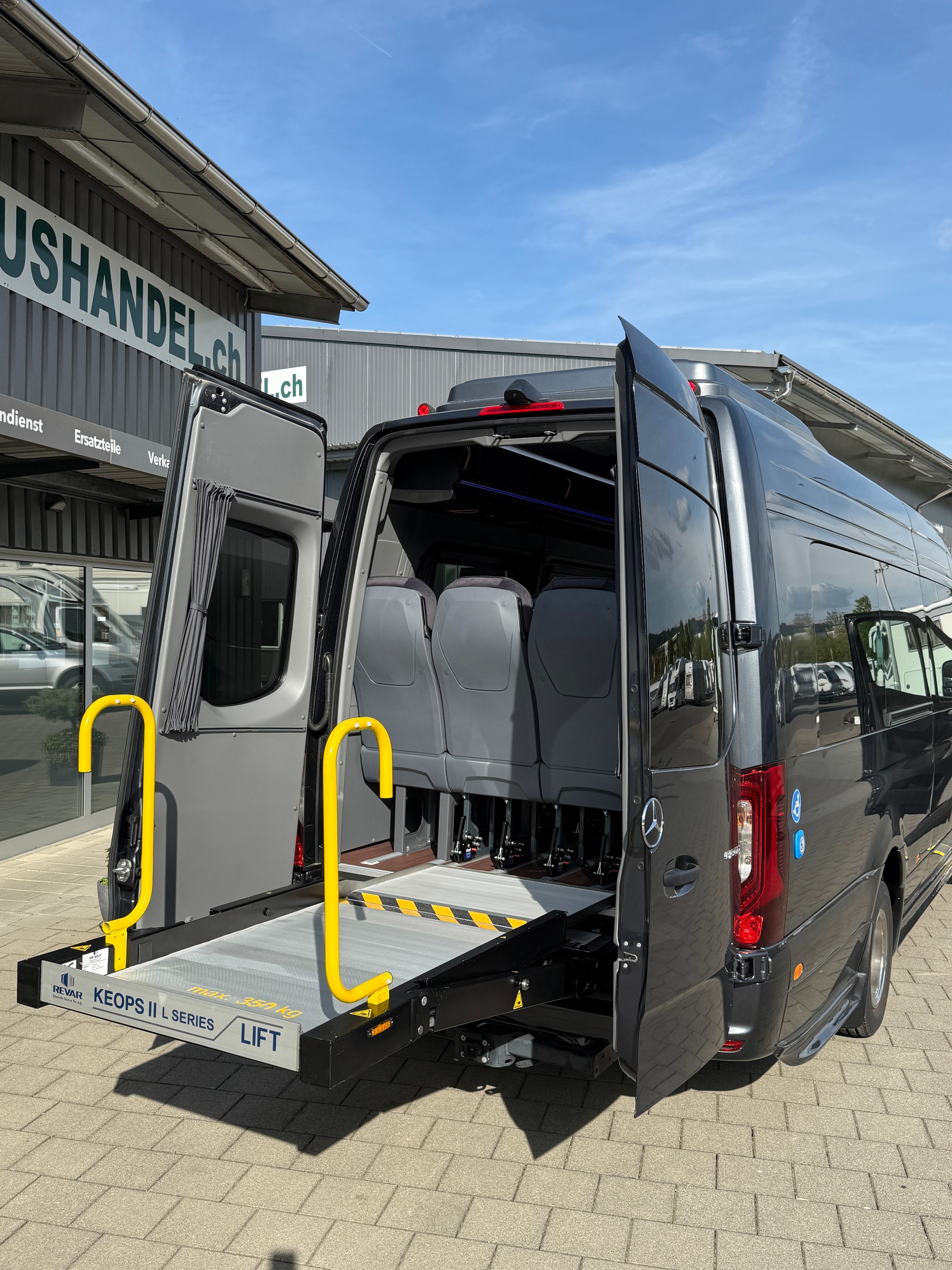 MERCEDES-BENZ Midibus mit 17/21 Plätze oder bis 4 Rollstühle-image-9