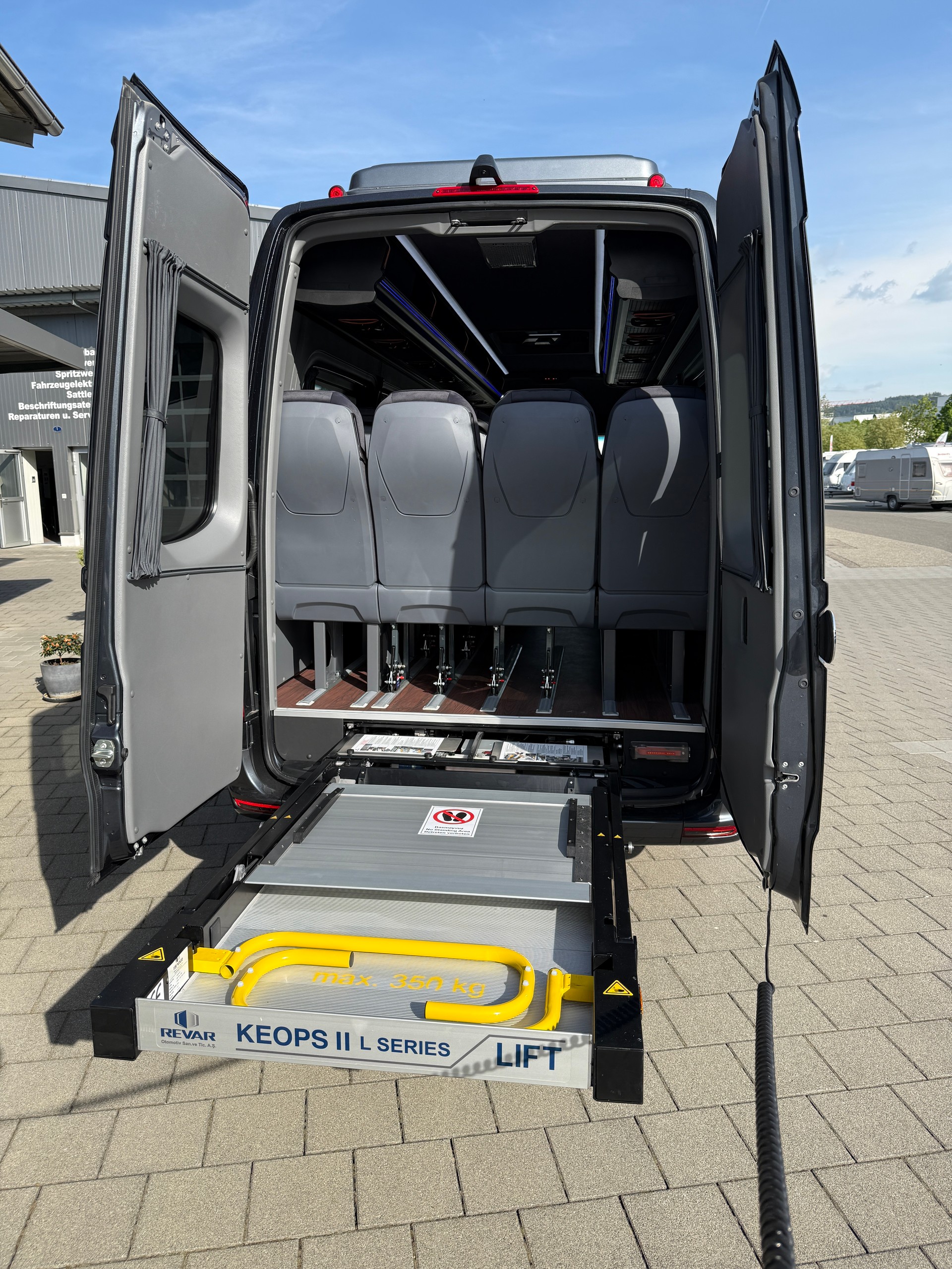 MERCEDES-BENZ Midibus mit 17/21 Plätze oder bis 4 Rollstühle-image-8