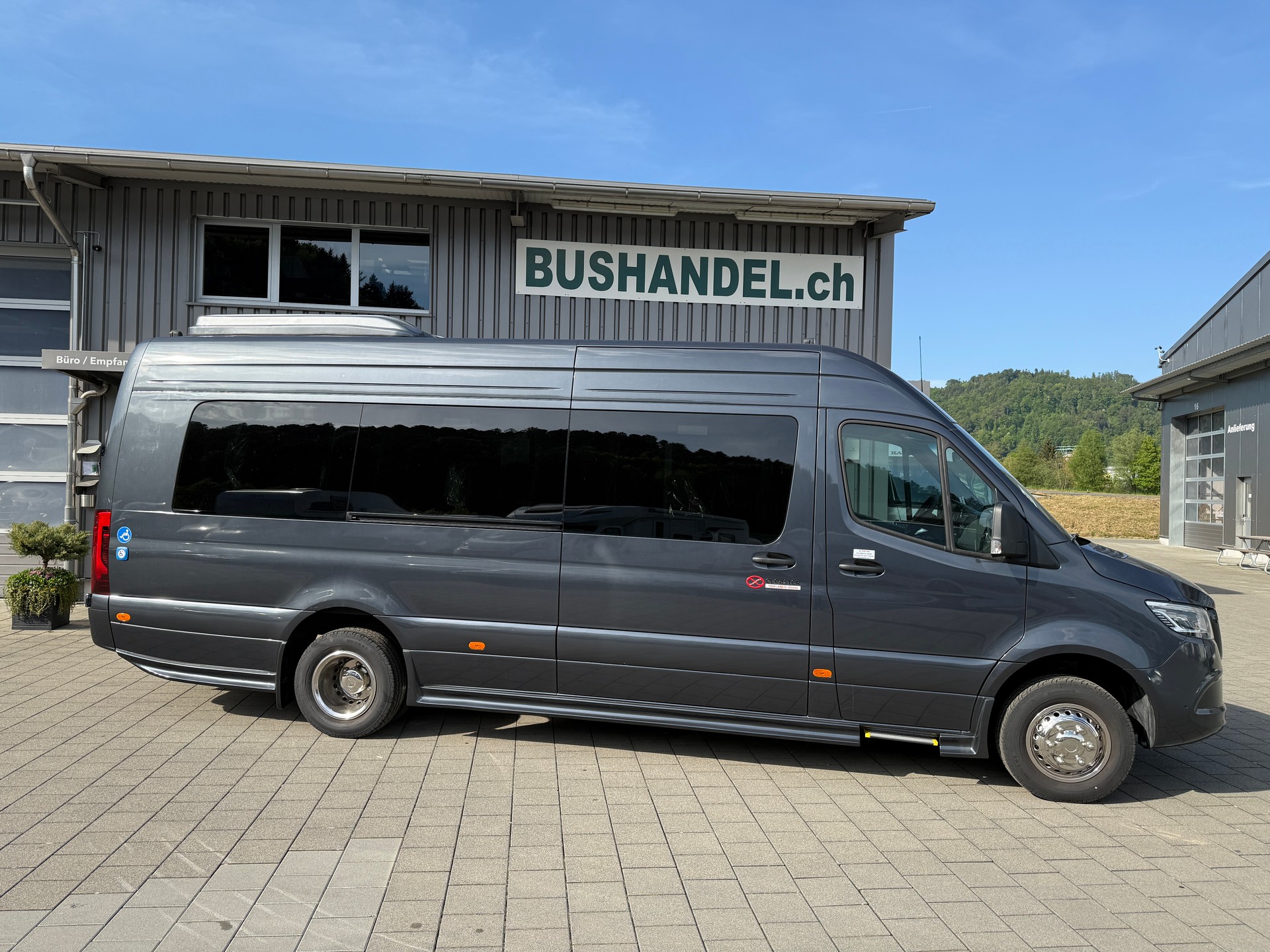MERCEDES-BENZ Midibus mit 17/21 Plätze oder bis 4 Rollstühle-image-1