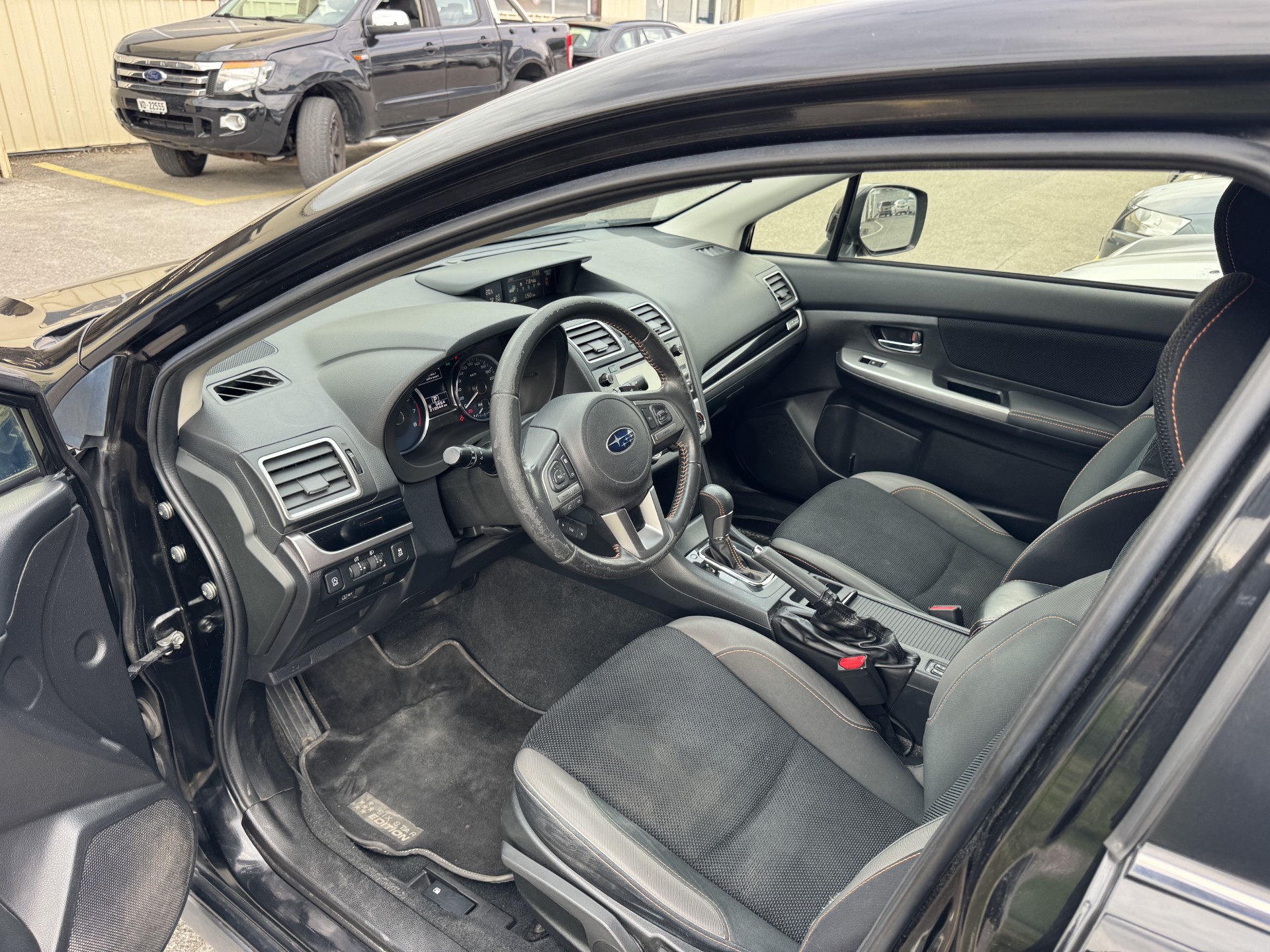 SUBARU XV 2.0 Swiss Three AWD CVT Six Star Ed.-image-7