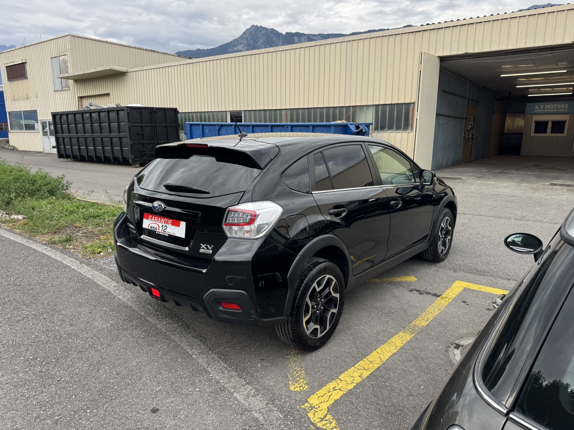 SUBARU XV 2.0 Swiss Three AWD CVT Six Star Ed.-image-4
