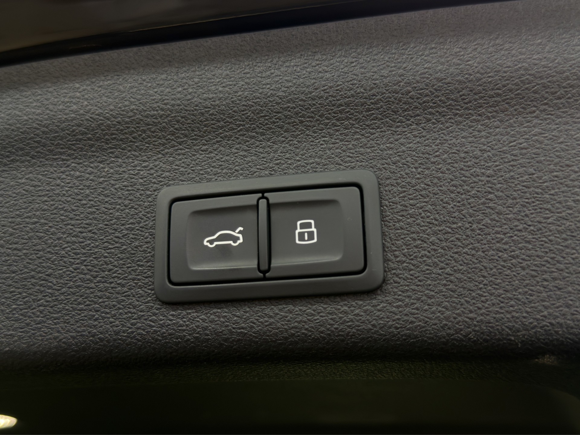 AUDI A6 Avant 45 TFSI Design S-tronic-image-30