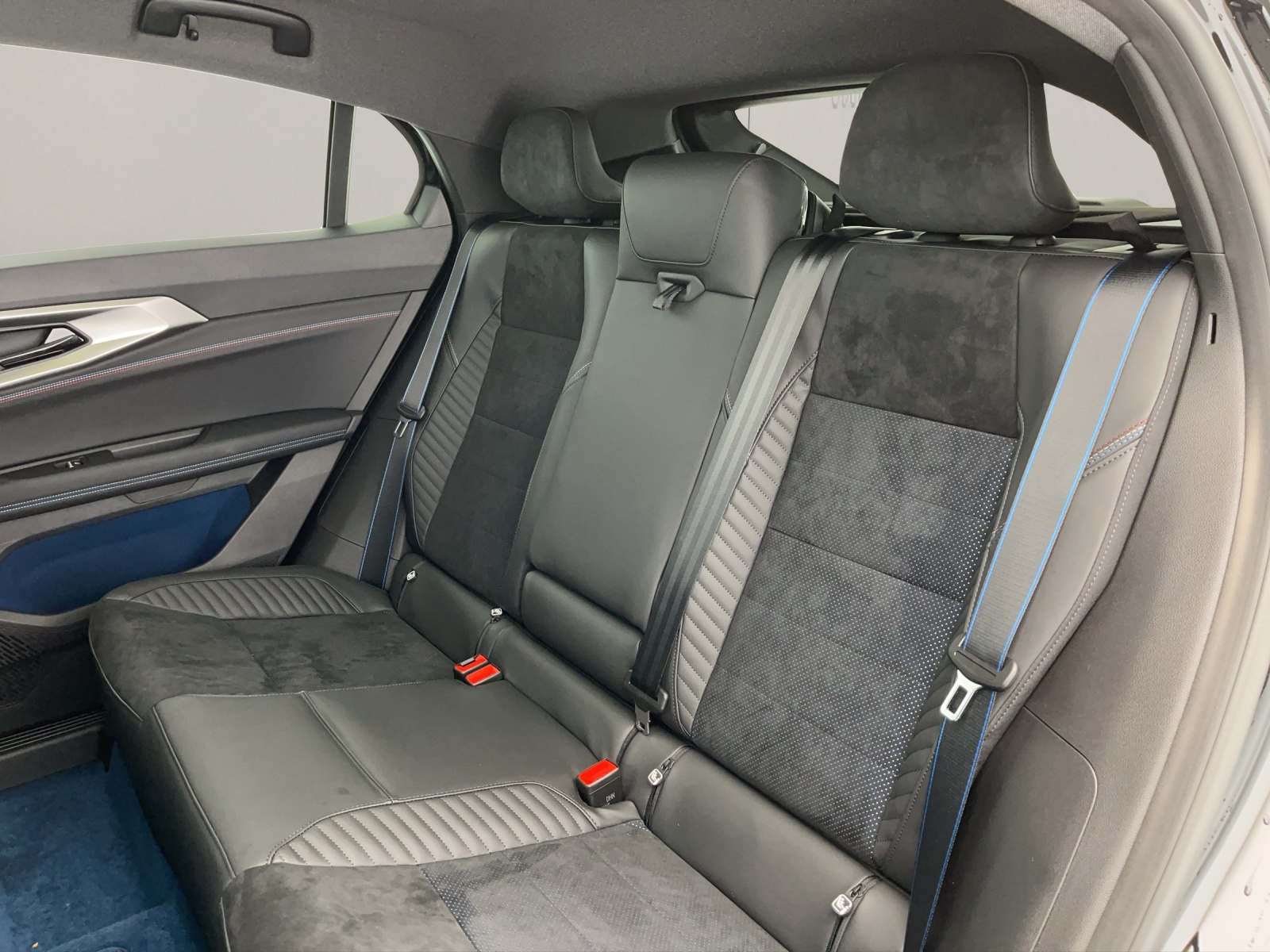 RENAULT Rafale 1.2 E-Tech Plug-in Atelier Alpine-image-16
