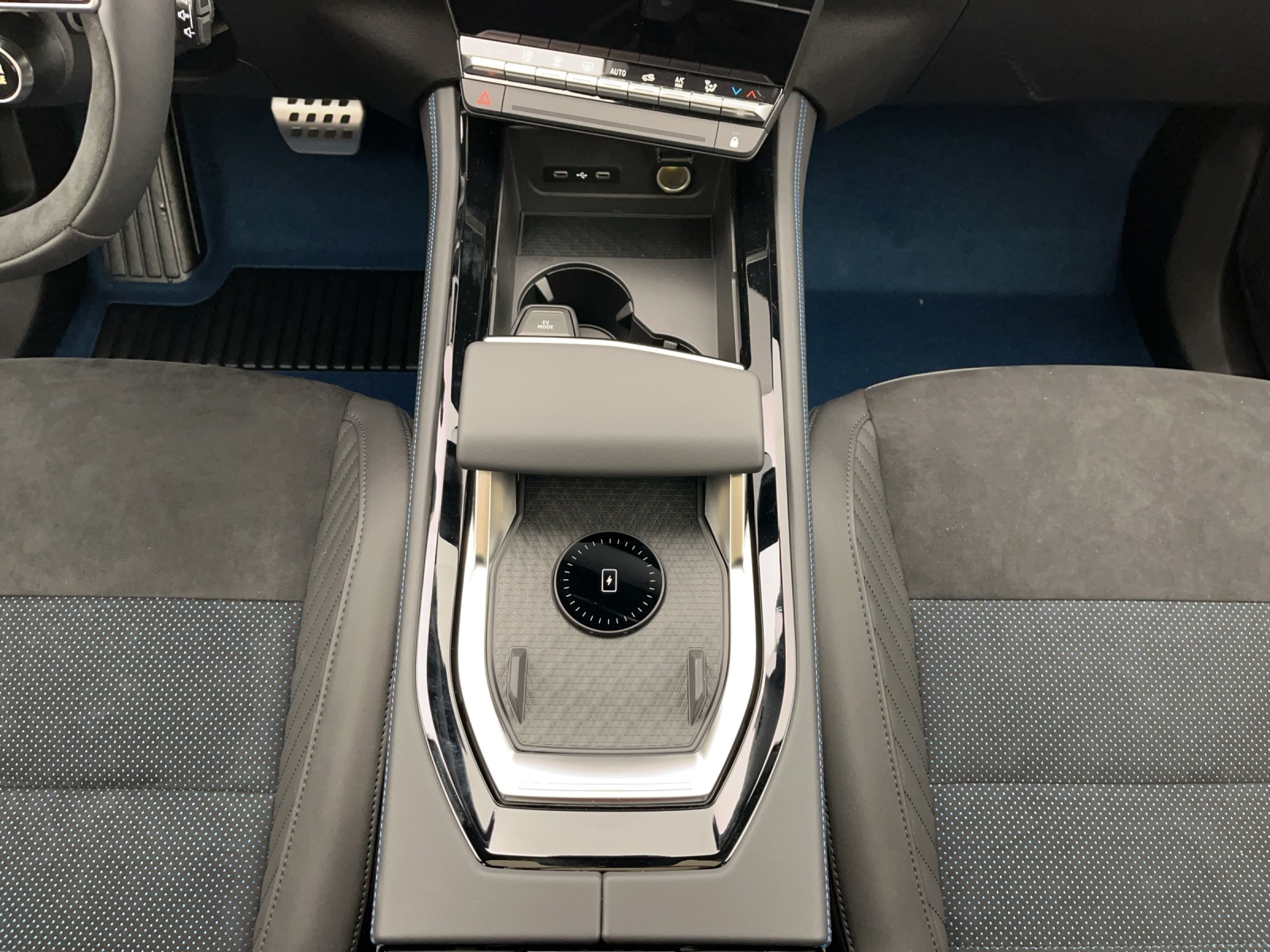 RENAULT Rafale 1.2 E-Tech Plug-in Atelier Alpine-image-13
