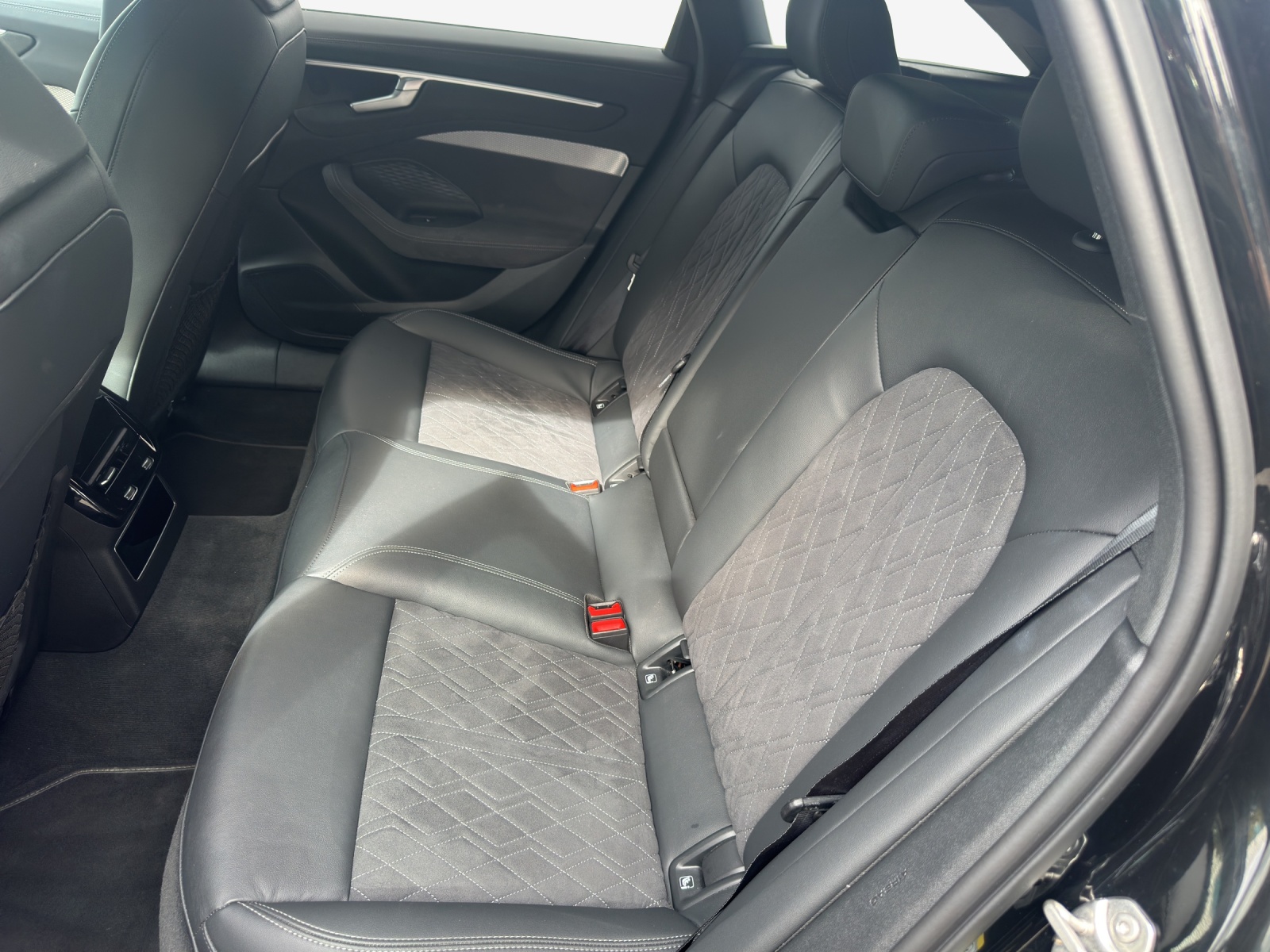 AUDI A6 Avant e-hybrid quattro 220 kW S tronic-image-11