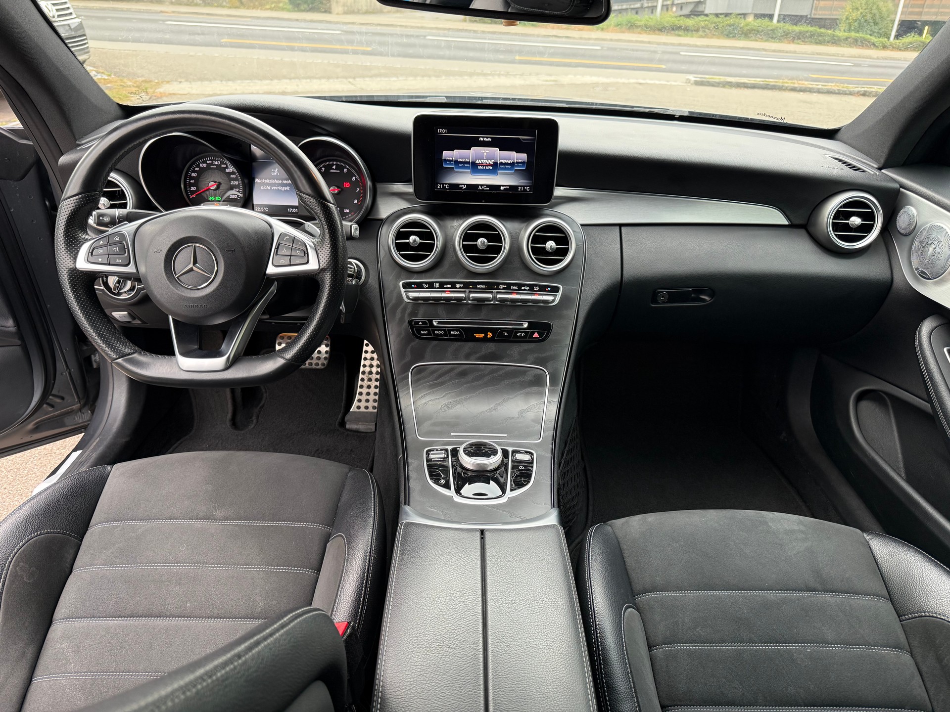 MERCEDES-BENZ C 250 Coupé AMG Line 9G-tronic-image-7