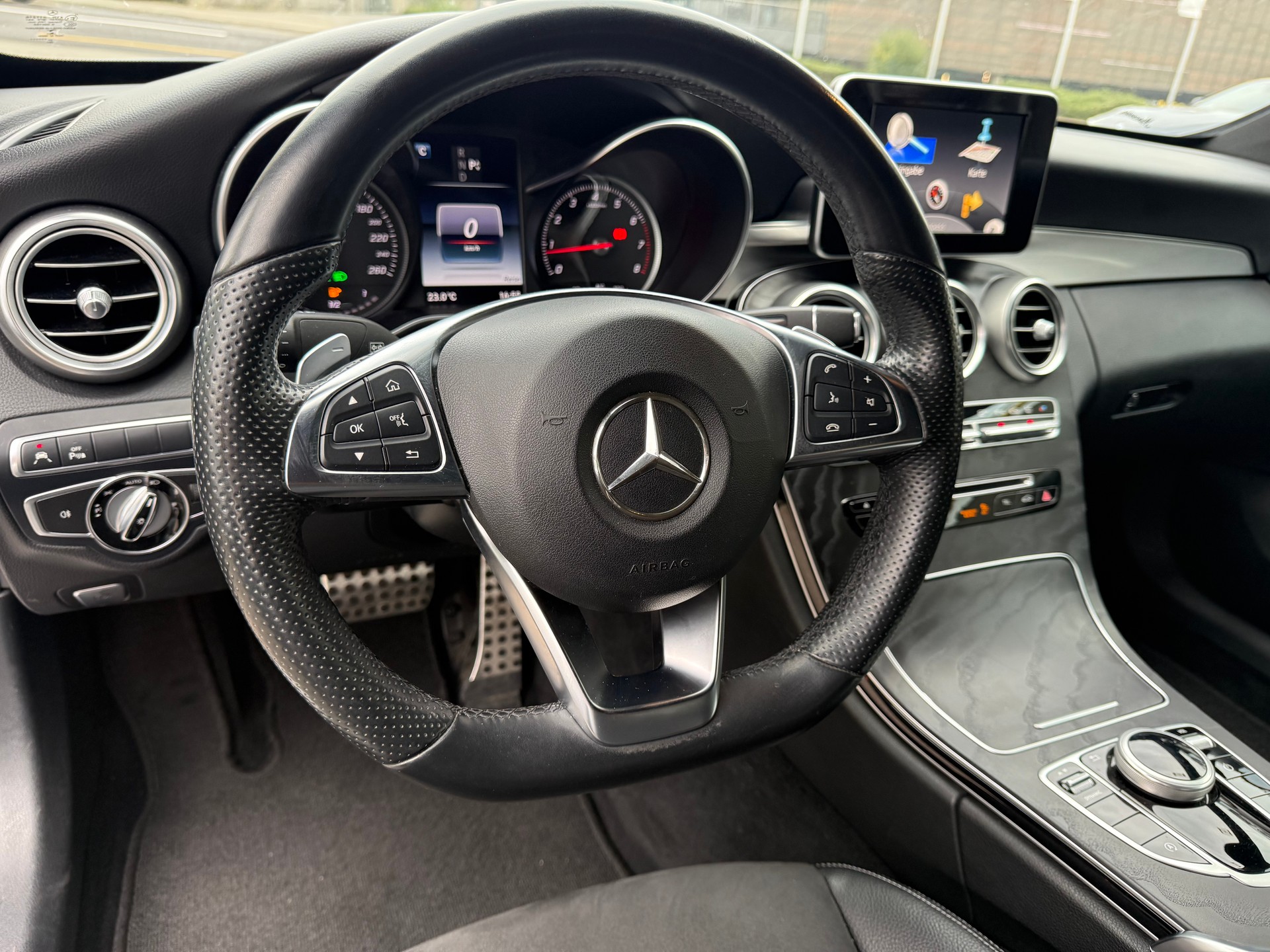 MERCEDES-BENZ C 250 Coupé AMG Line 9G-tronic-image-13