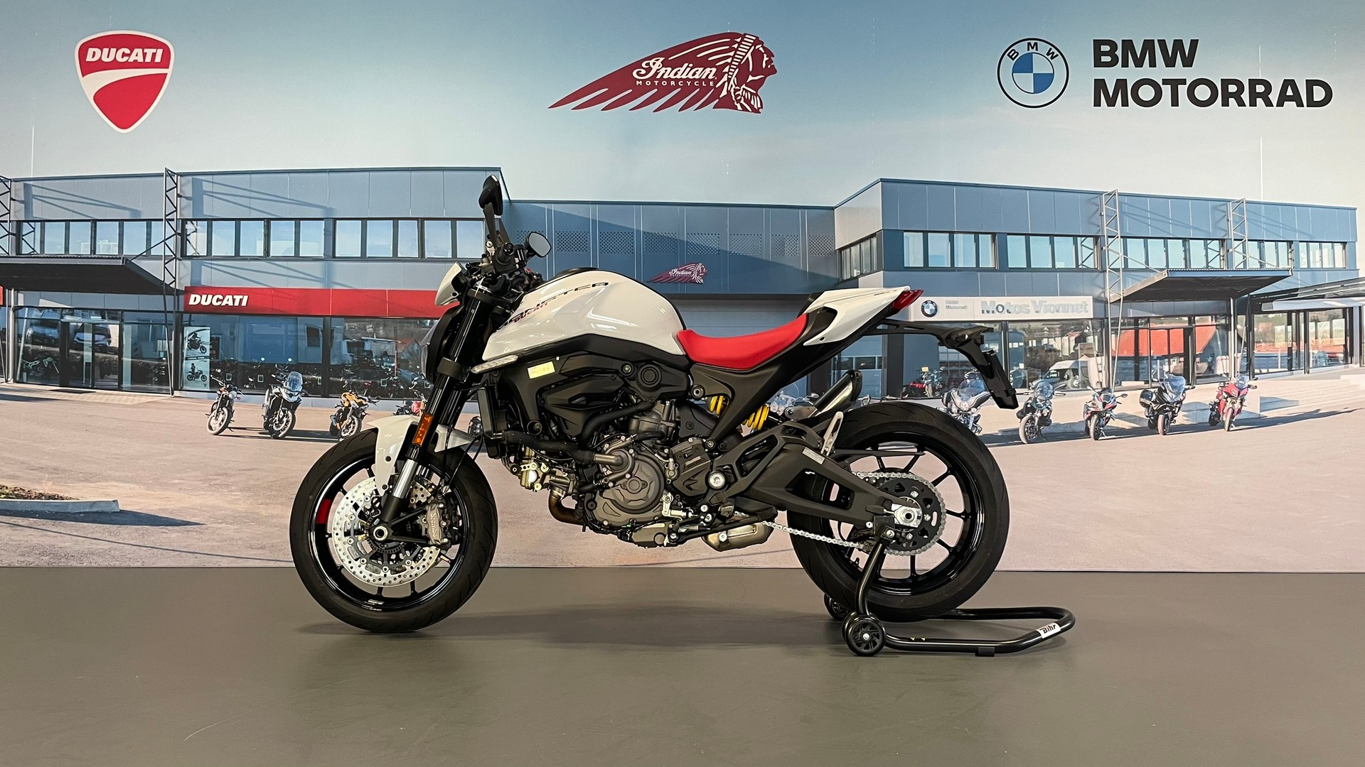 DUCATI Monster + 937-showroom-element-3