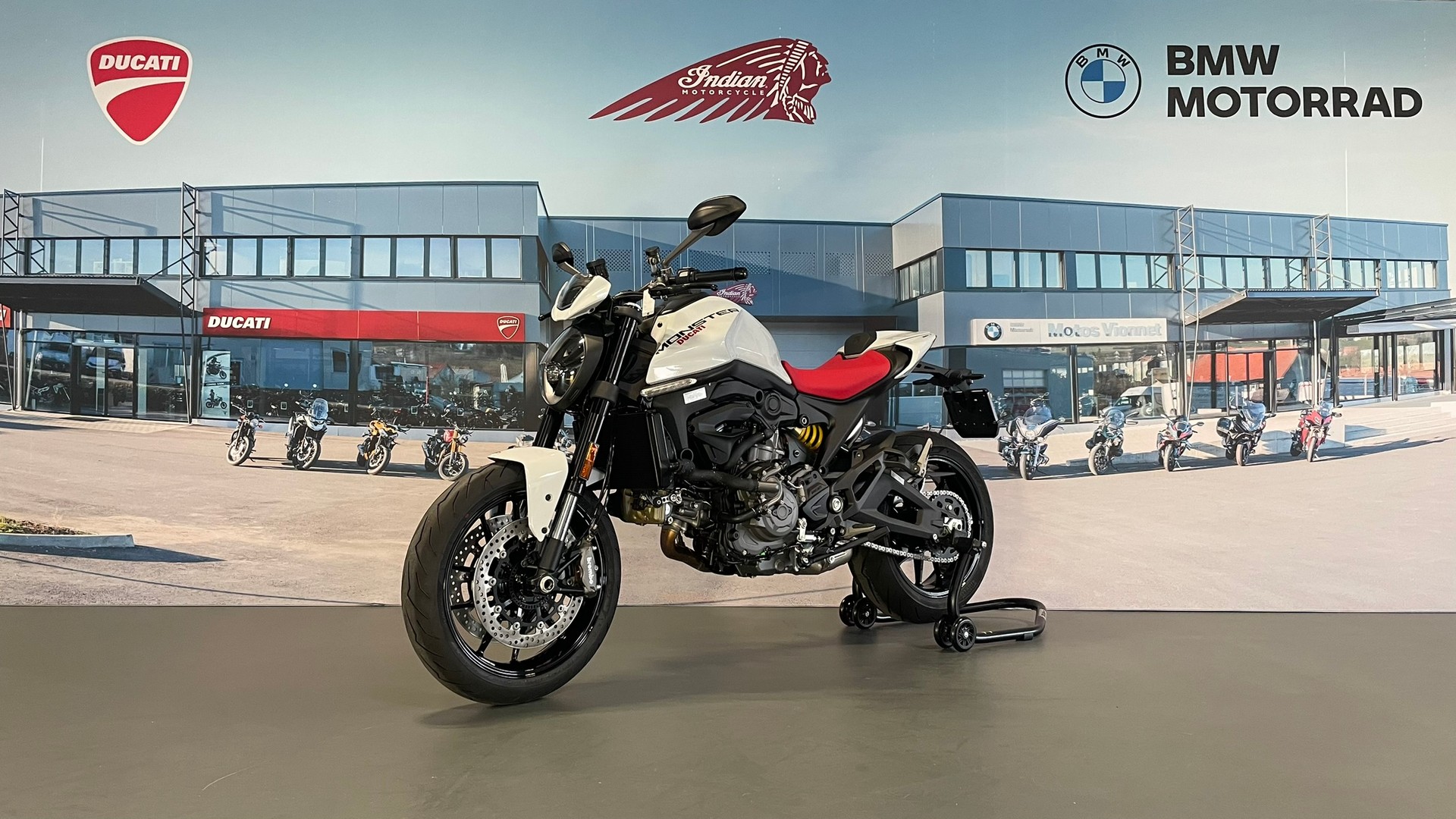 DUCATI Monster + 937-showroom-element-2