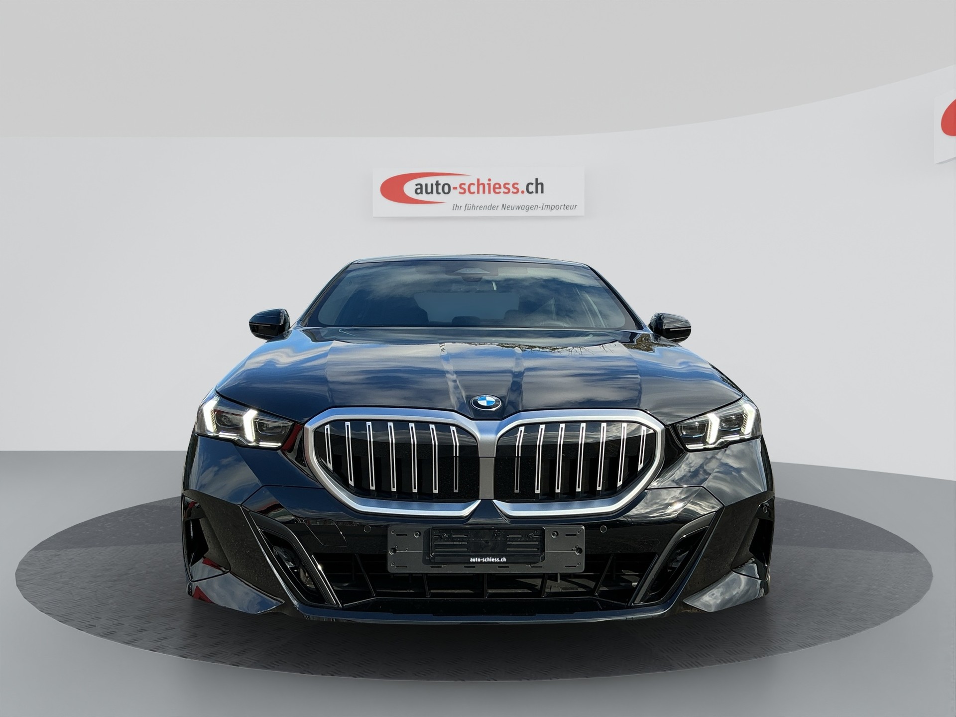 BMW 520d xDrive 48V M Sport Steptronic-image-1