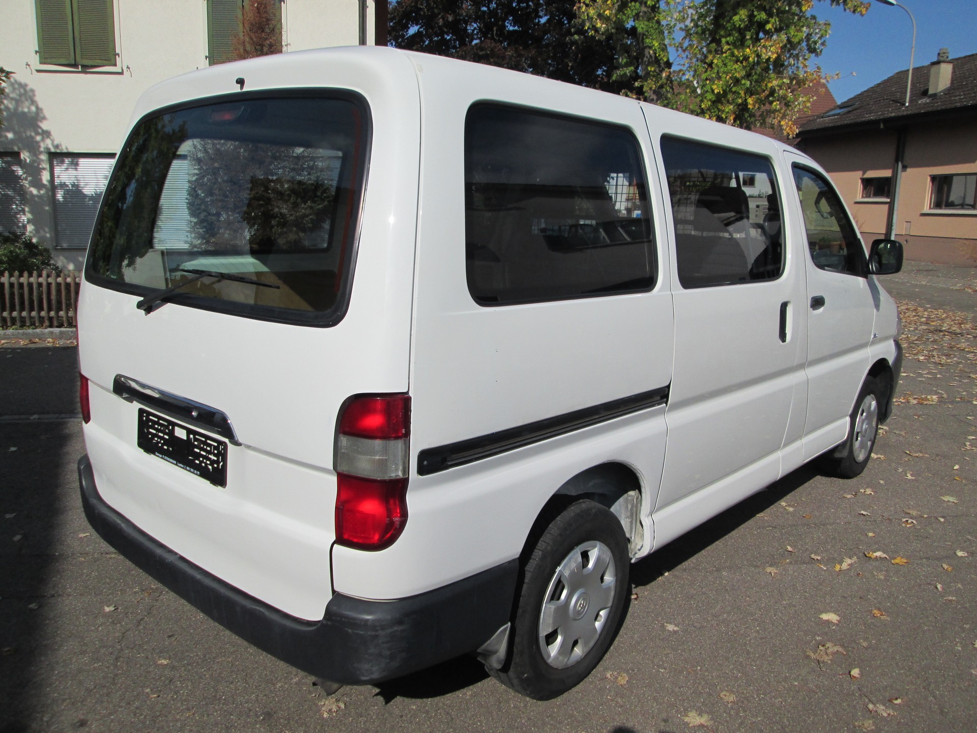 TOYOTA Hiace D-4D Van SWB-image-2