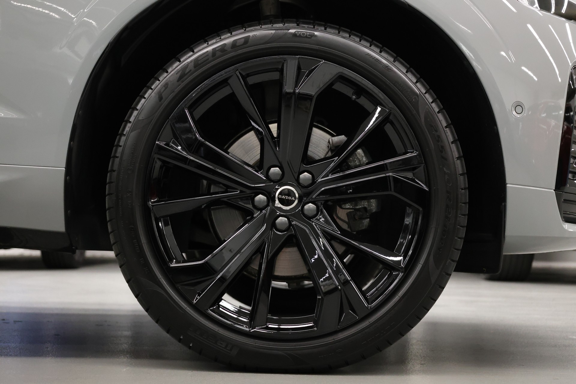 VOLVO XC60 2.0 B5 MH Black Edition AWD-image-15