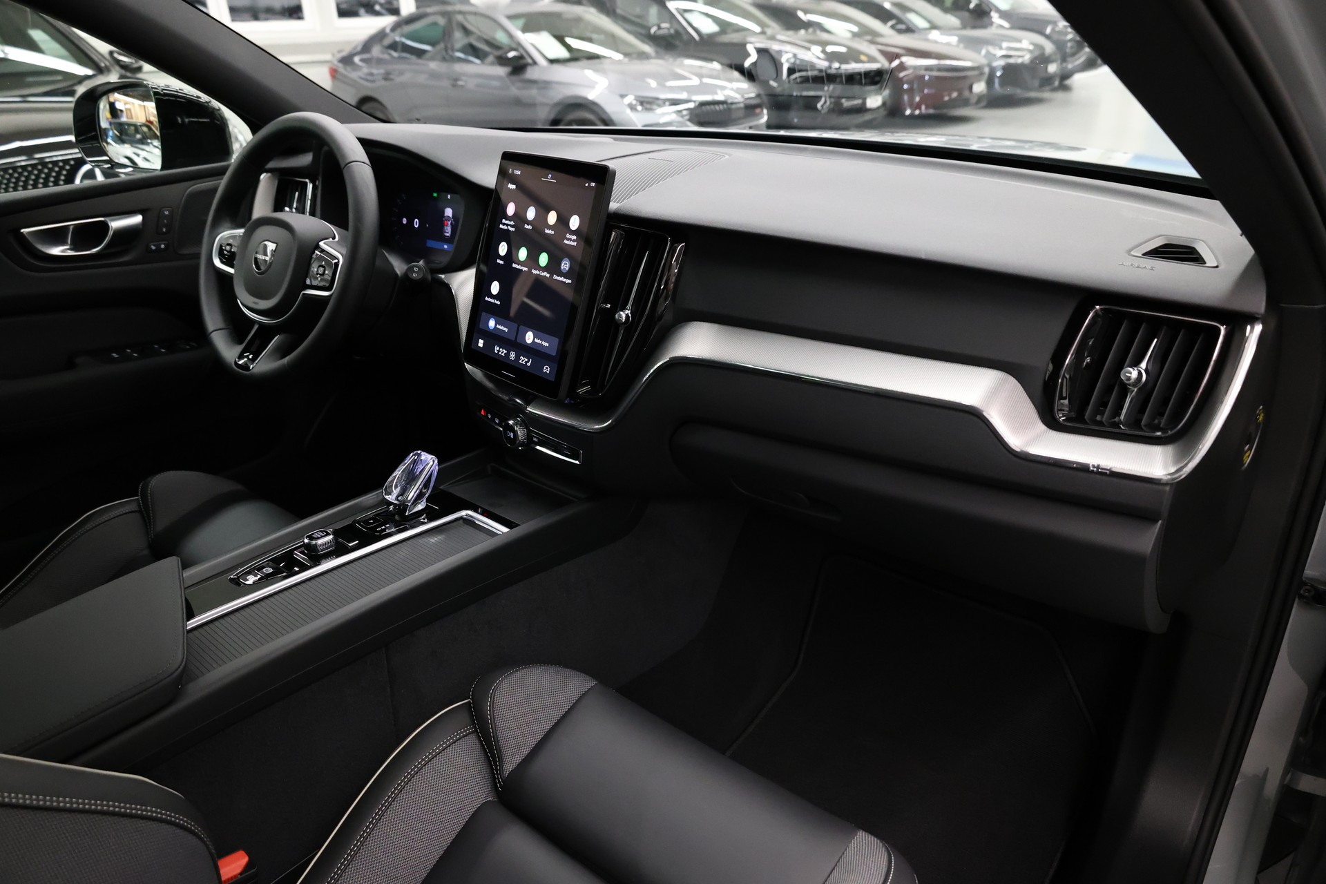 VOLVO XC60 2.0 B5 MH Black Edition AWD-image-22