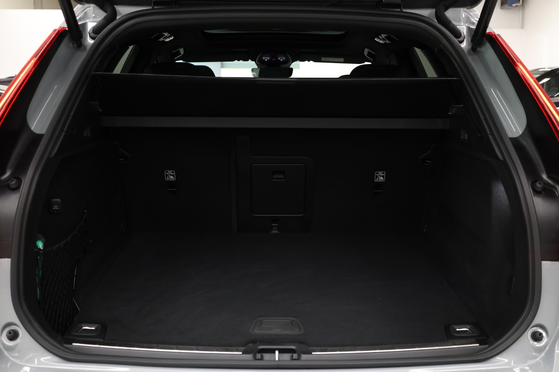 VOLVO XC60 2.0 B5 MH Black Edition AWD-image-31