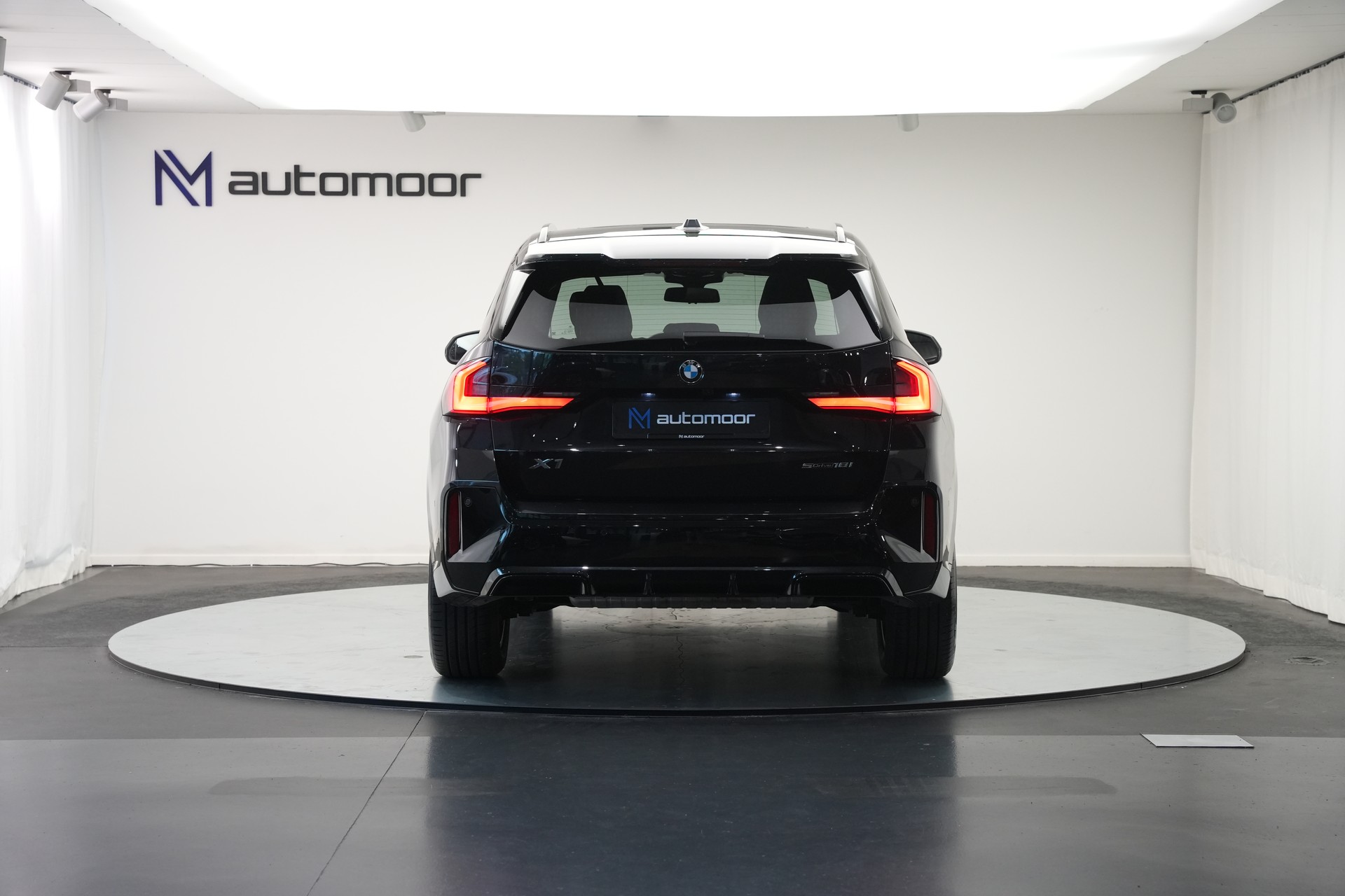 BMW X1 sDrive 18i M Sport *Panorama* *Harman/Kardon*-image-5