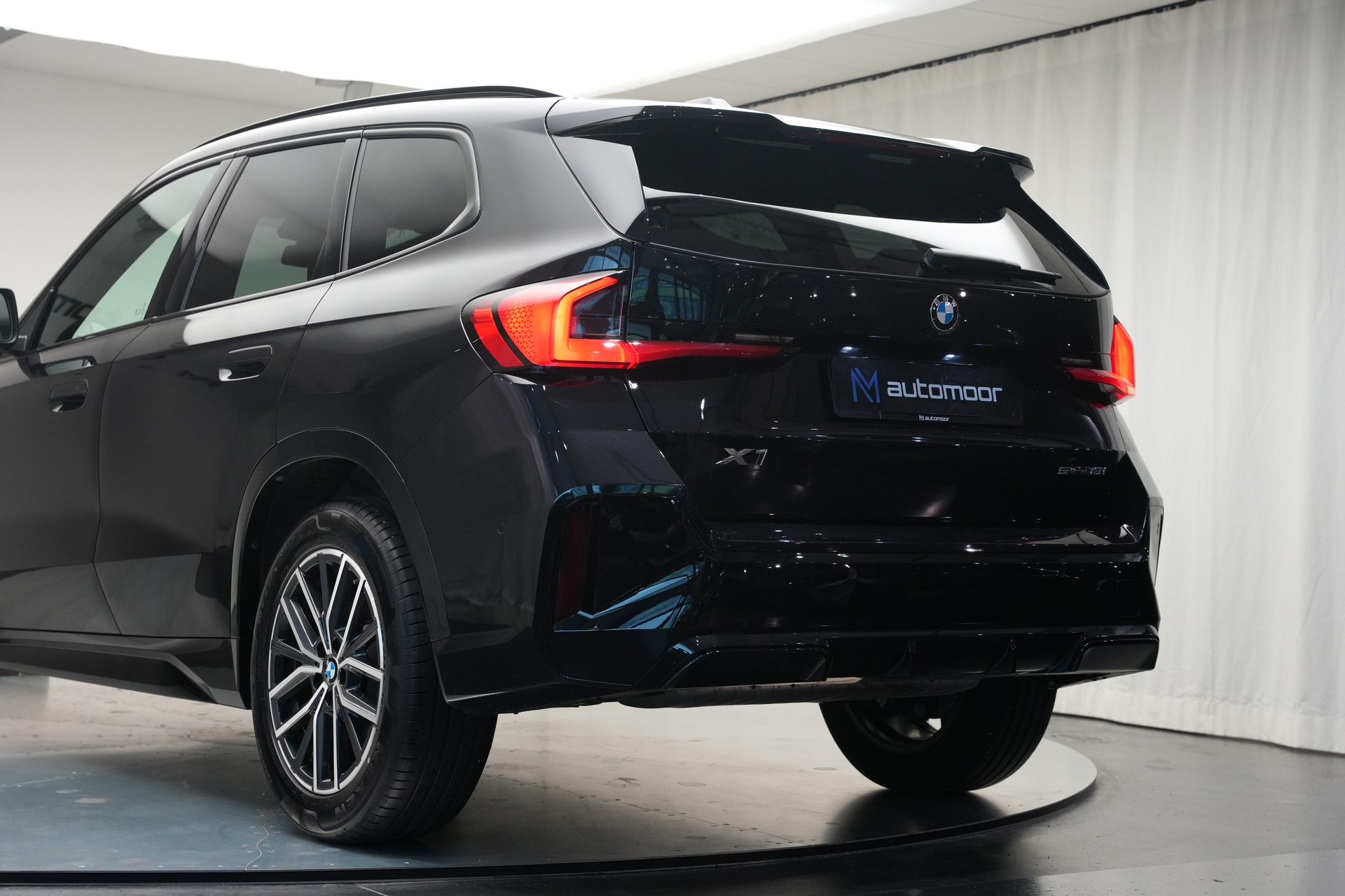 BMW X1 sDrive 18i M Sport *Panorama* *Harman/Kardon*-image-43