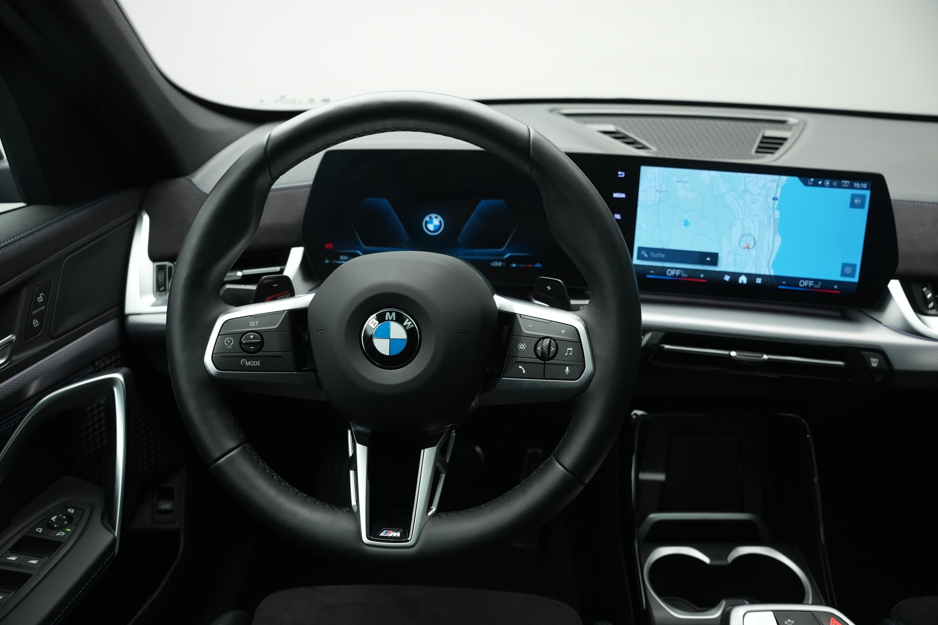 BMW X1 sDrive 18i M Sport *Panorama* *Harman/Kardon*-image-26