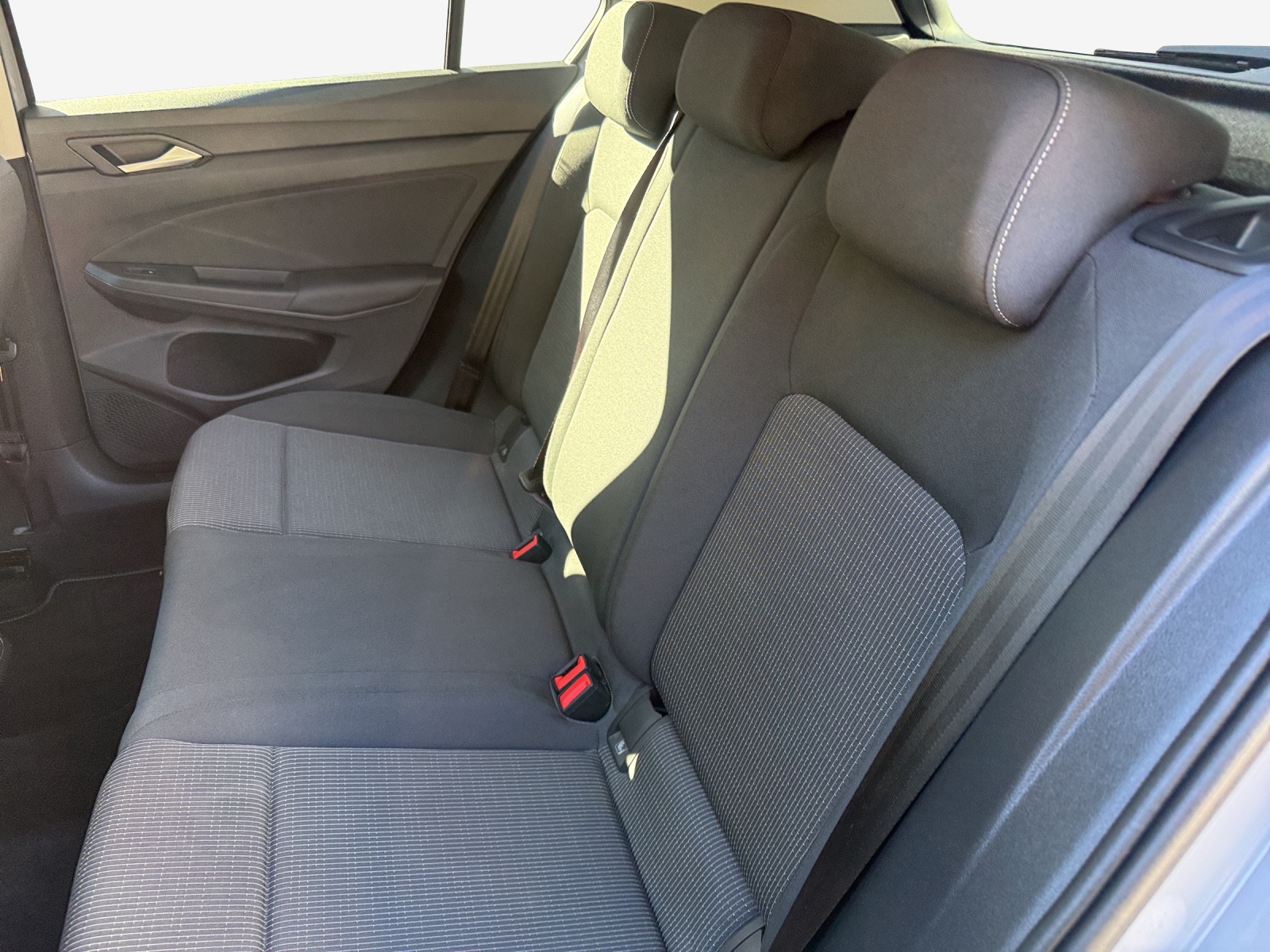 VW Golf 1.5 TSI Basis-image-11