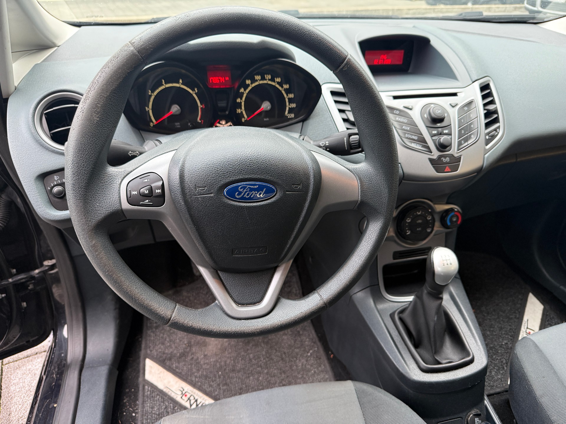 FORD Fiesta 1.25 16V Trend-image-15