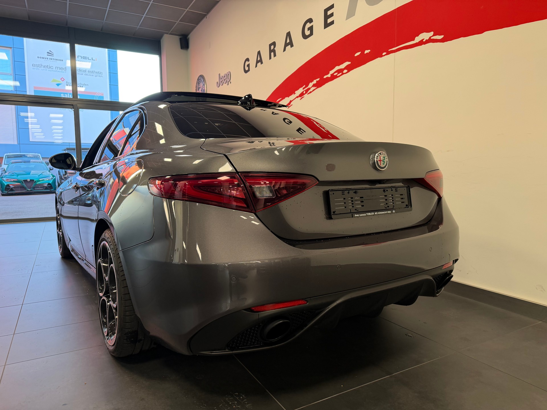 ALFA ROMEO Giulia 2.2 JTDM Veloce Q4 Automatic-image-7
