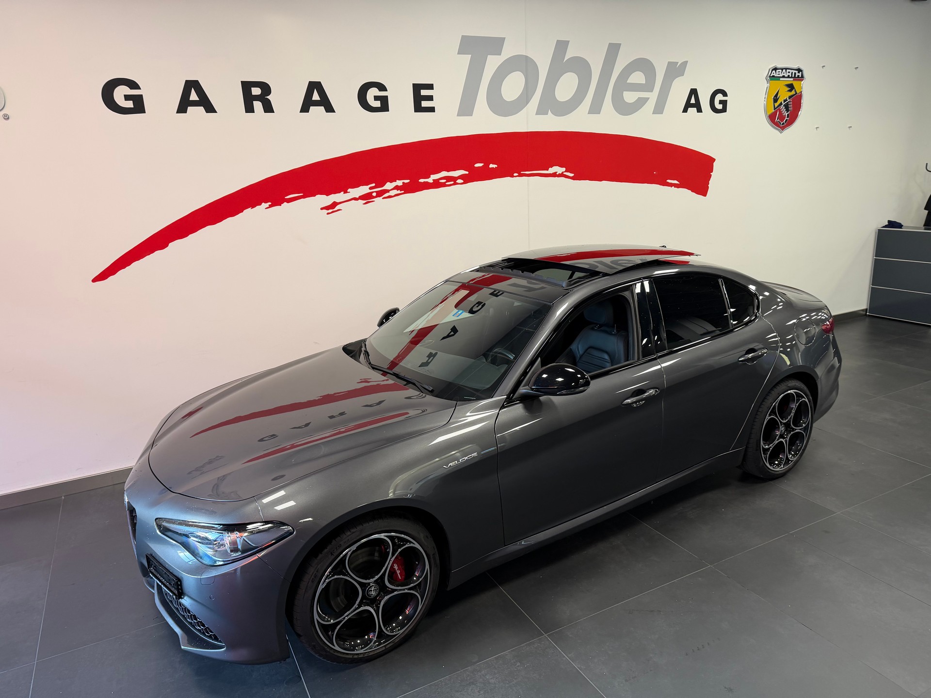 ALFA ROMEO Giulia 2.2 JTDM Veloce Q4 Automatic-image-10