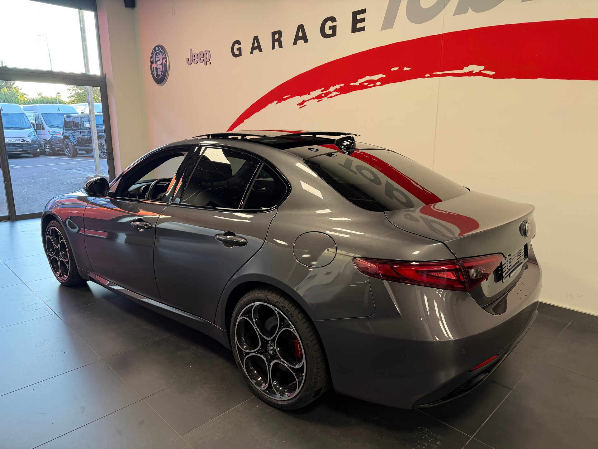 ALFA ROMEO Giulia 2.2 JTDM Veloce Q4 Automatic-image-6