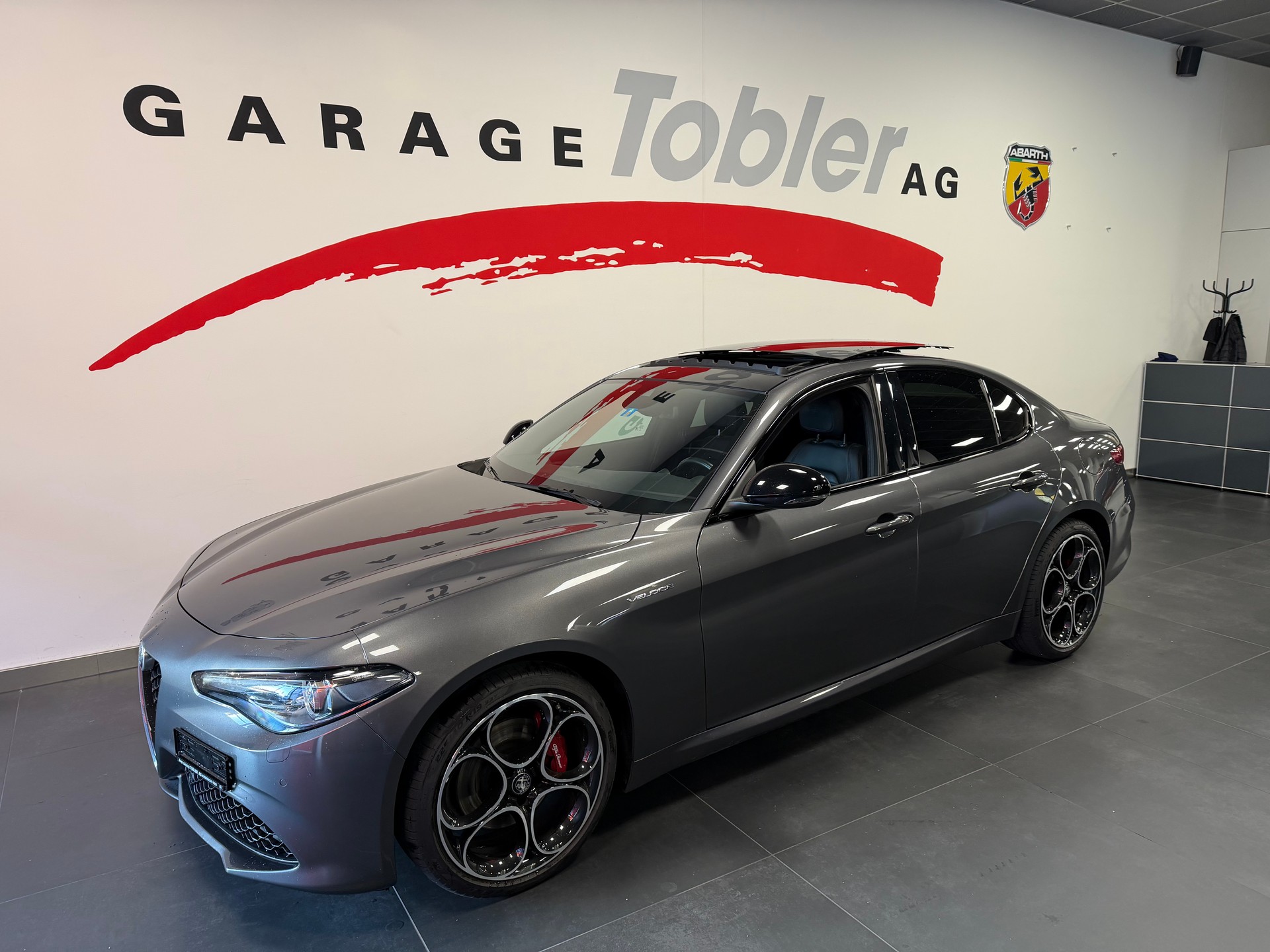 ALFA ROMEO Giulia 2.2 JTDM Veloce Q4 Automatic-image-2