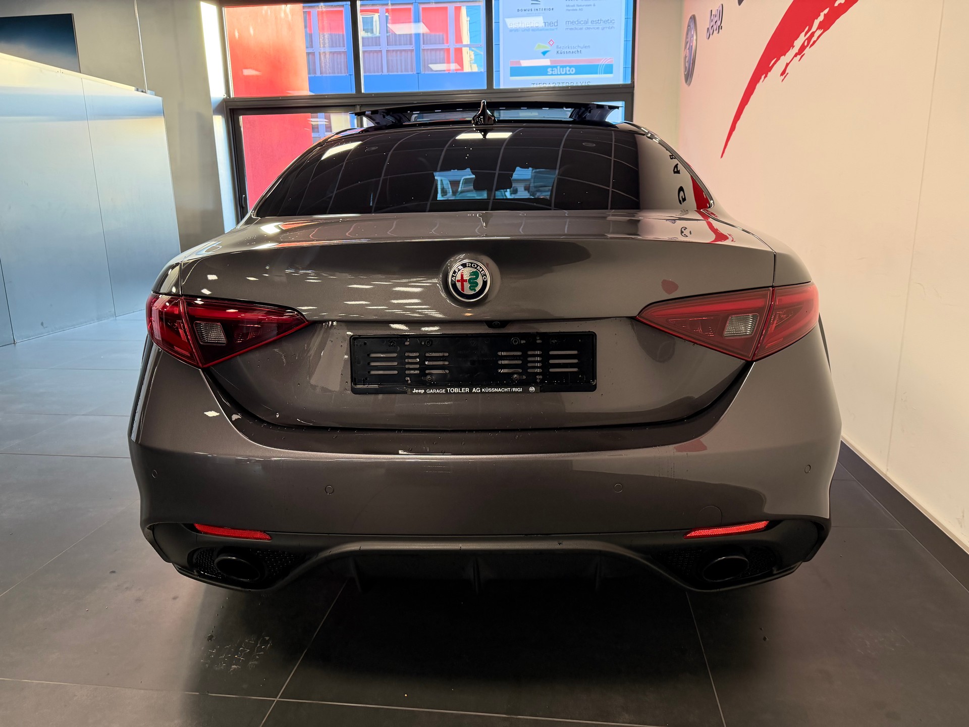 ALFA ROMEO Giulia 2.2 JTDM Veloce Q4 Automatic-image-9