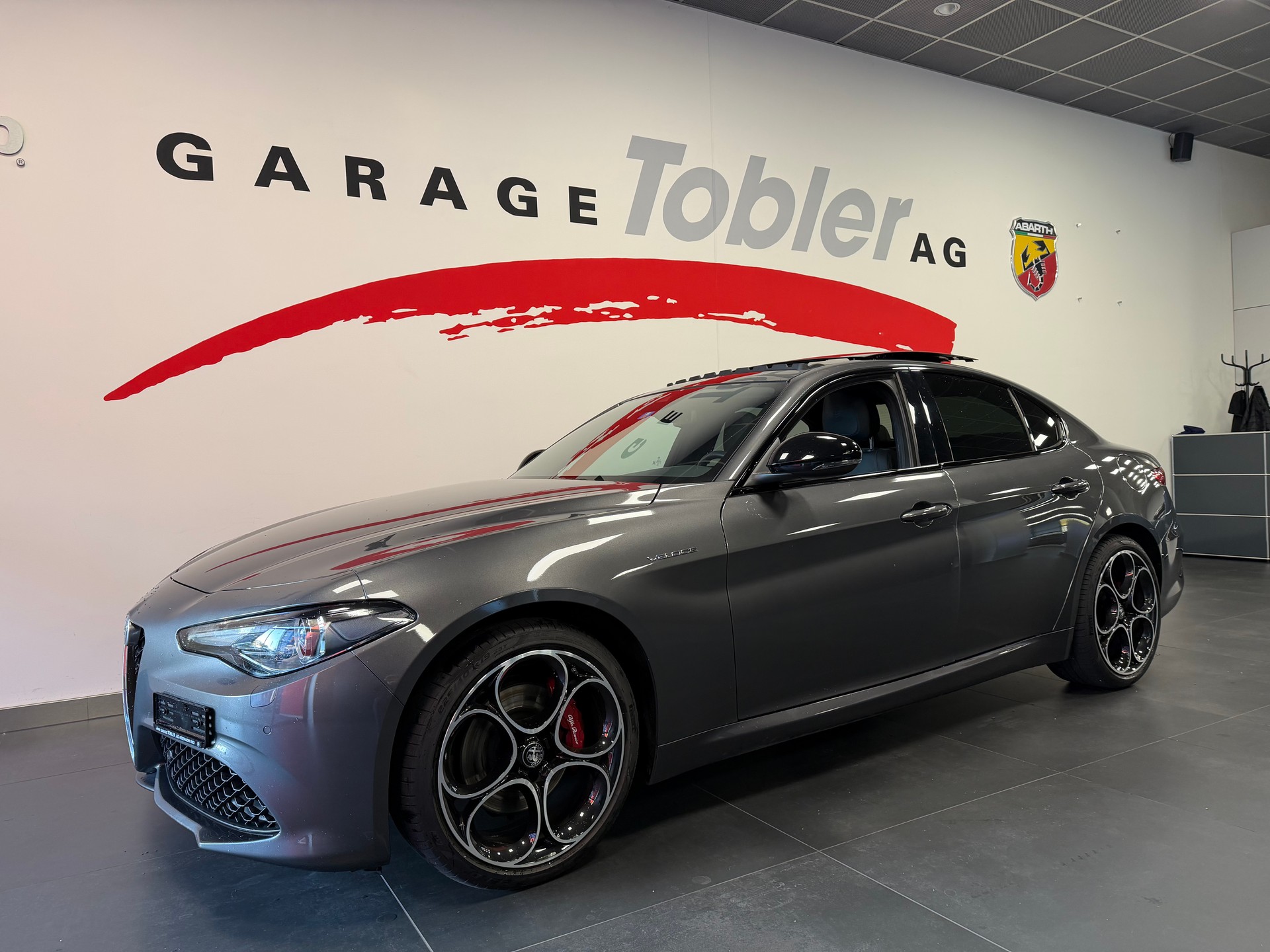 ALFA ROMEO Giulia 2.2 JTDM Veloce Q4 Automatic-image-1